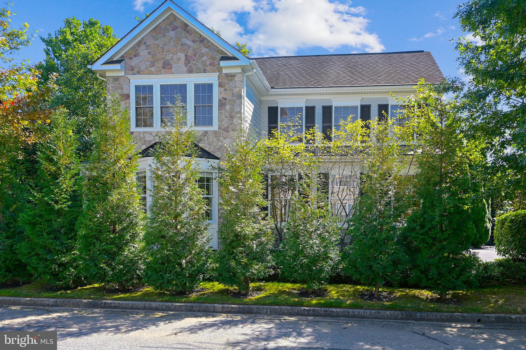 ROLAND PARK - Residential