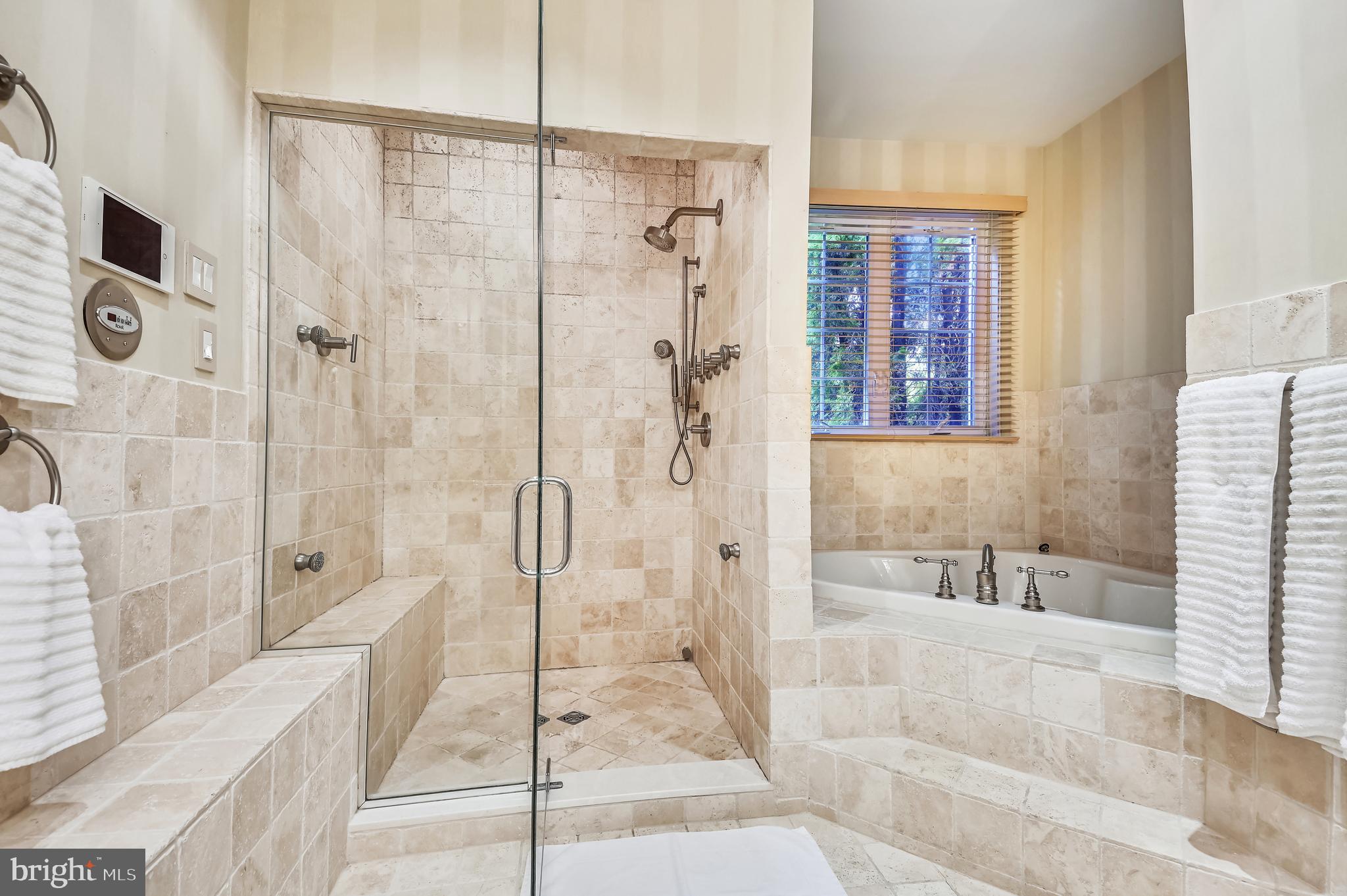 ROLAND PARK - Residential