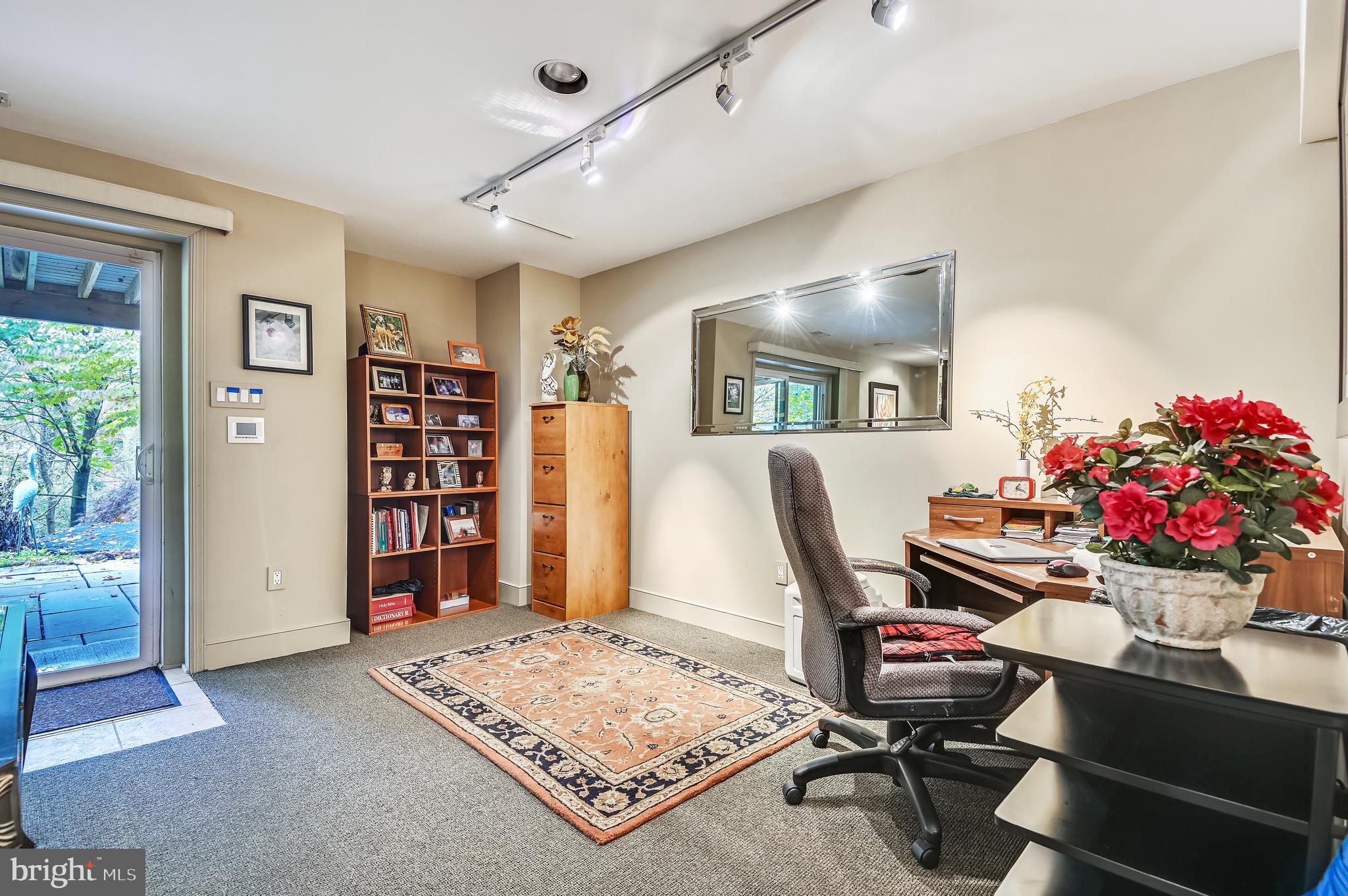 ROLAND PARK - Residential