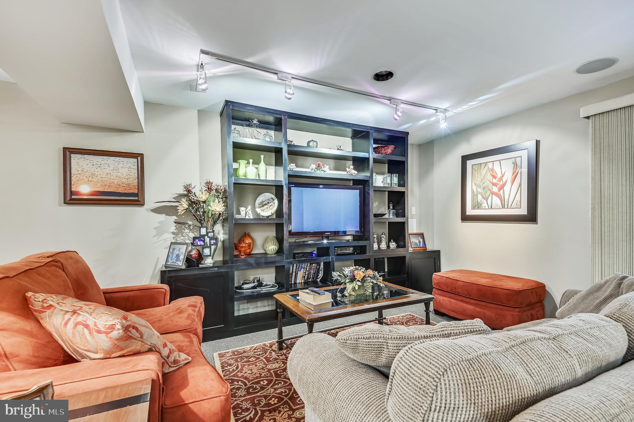 ROLAND PARK - Residential