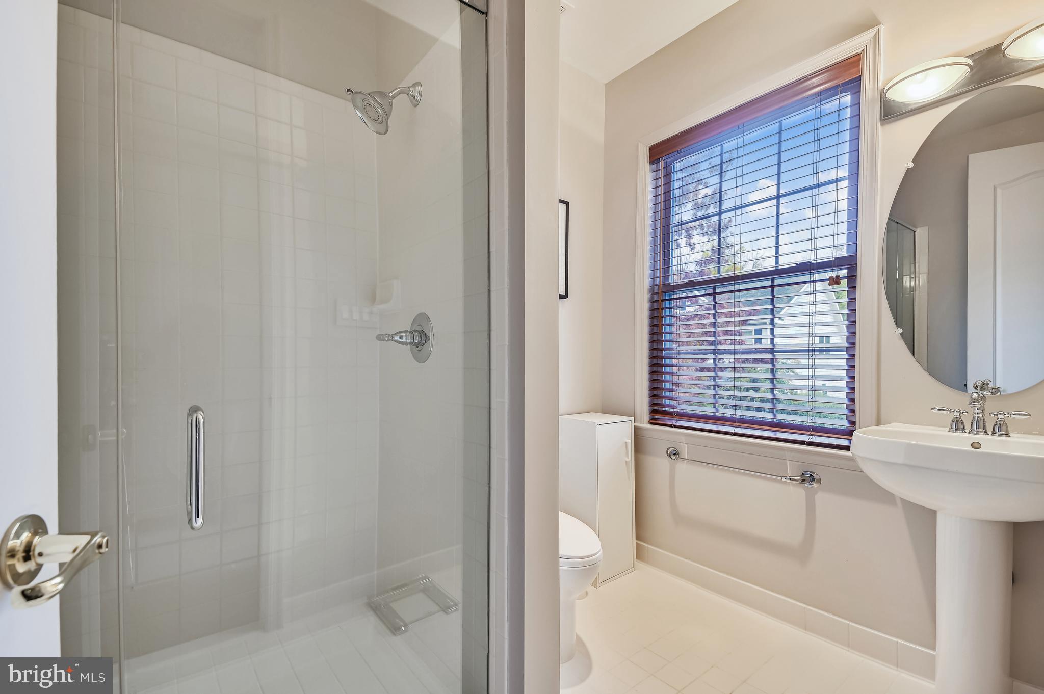 ROLAND PARK - Residential