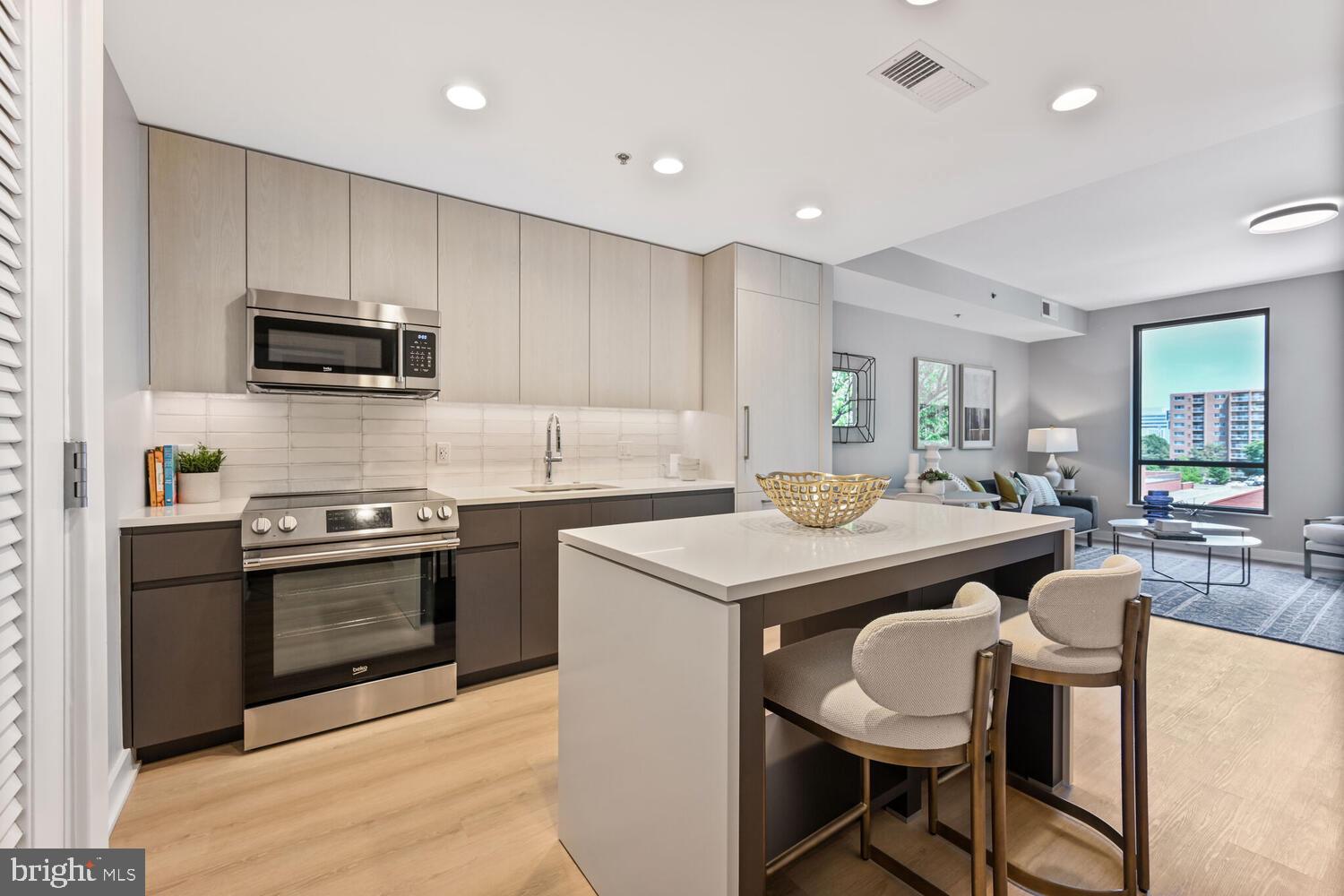 950 3RD STREET NW 901