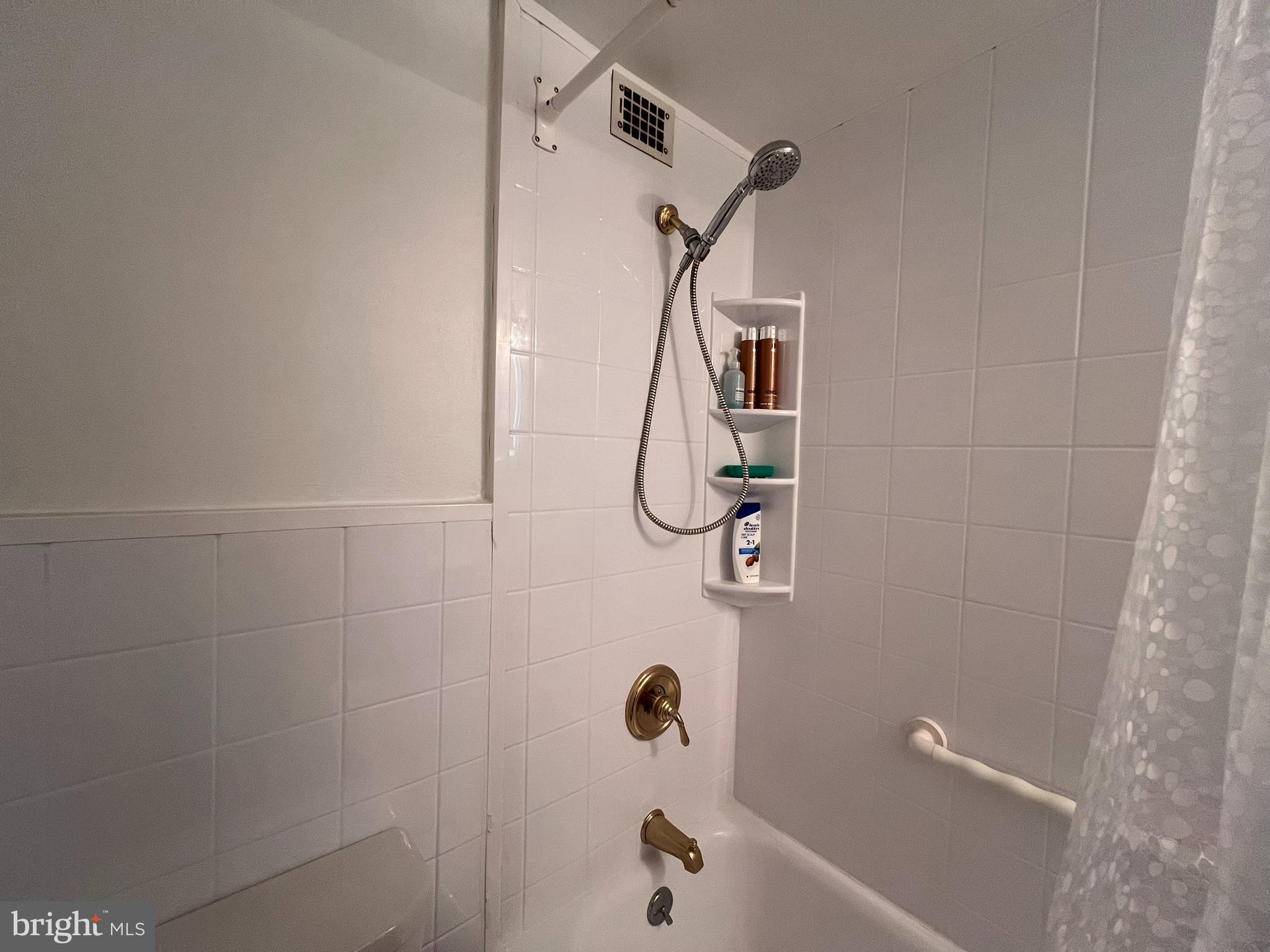 WILDMAN ARMS - Residential