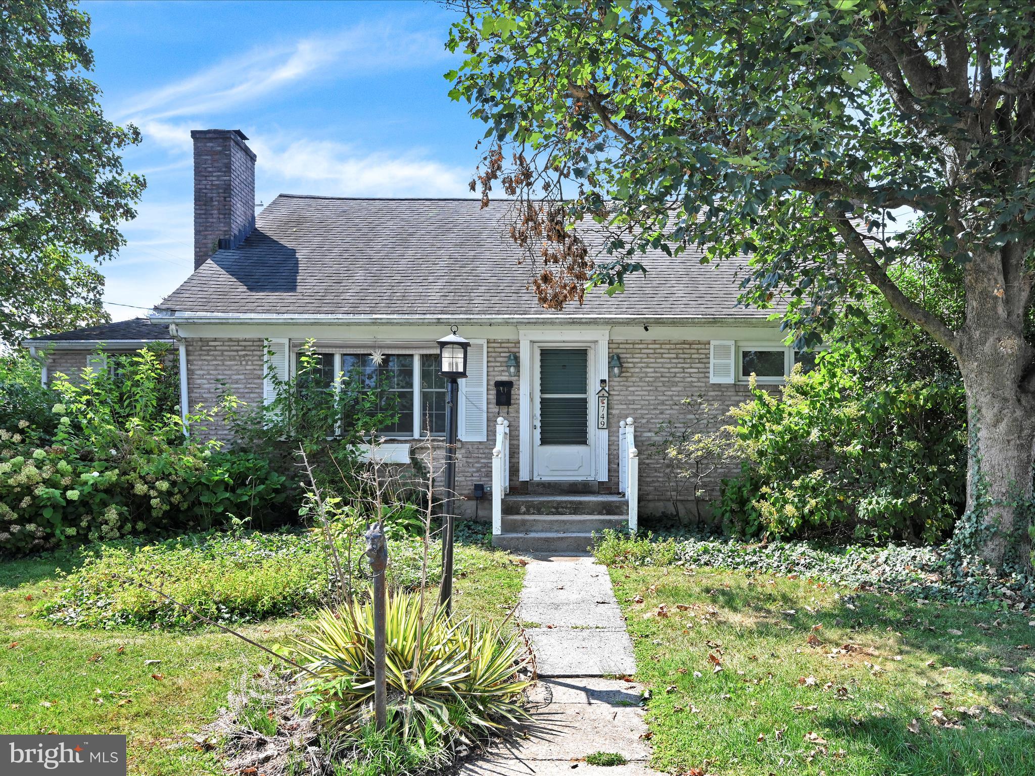 Public Auction Tuesday, October 7, 2025, @ 5 PM. Open House Saturdays, September 20 & 27 from 1-3 PM. Buyer required a 10% non-refundable deposit. Settlement within 45 Days. Buyer pays the 2% RE Transfer Tax. List price does not reflect the final sales price. *Attention Investors! South Lebanon Brick Cape Cod in need of repair. 2052 SF Living Area, Featuring 5 Bedrooms & 2 Baths. 20 Acres. Full Basement. Attached 1-Car Garage. A brick Cape Cod needing renovation, but with great potential in a very desirable and quiet South Lebanon neighborhood. Close proximity to the VA & South Hills Park.