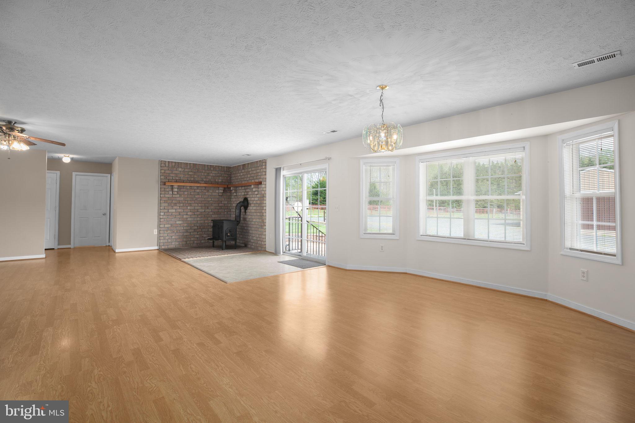 DEEPWOOD ESTATES - Residential