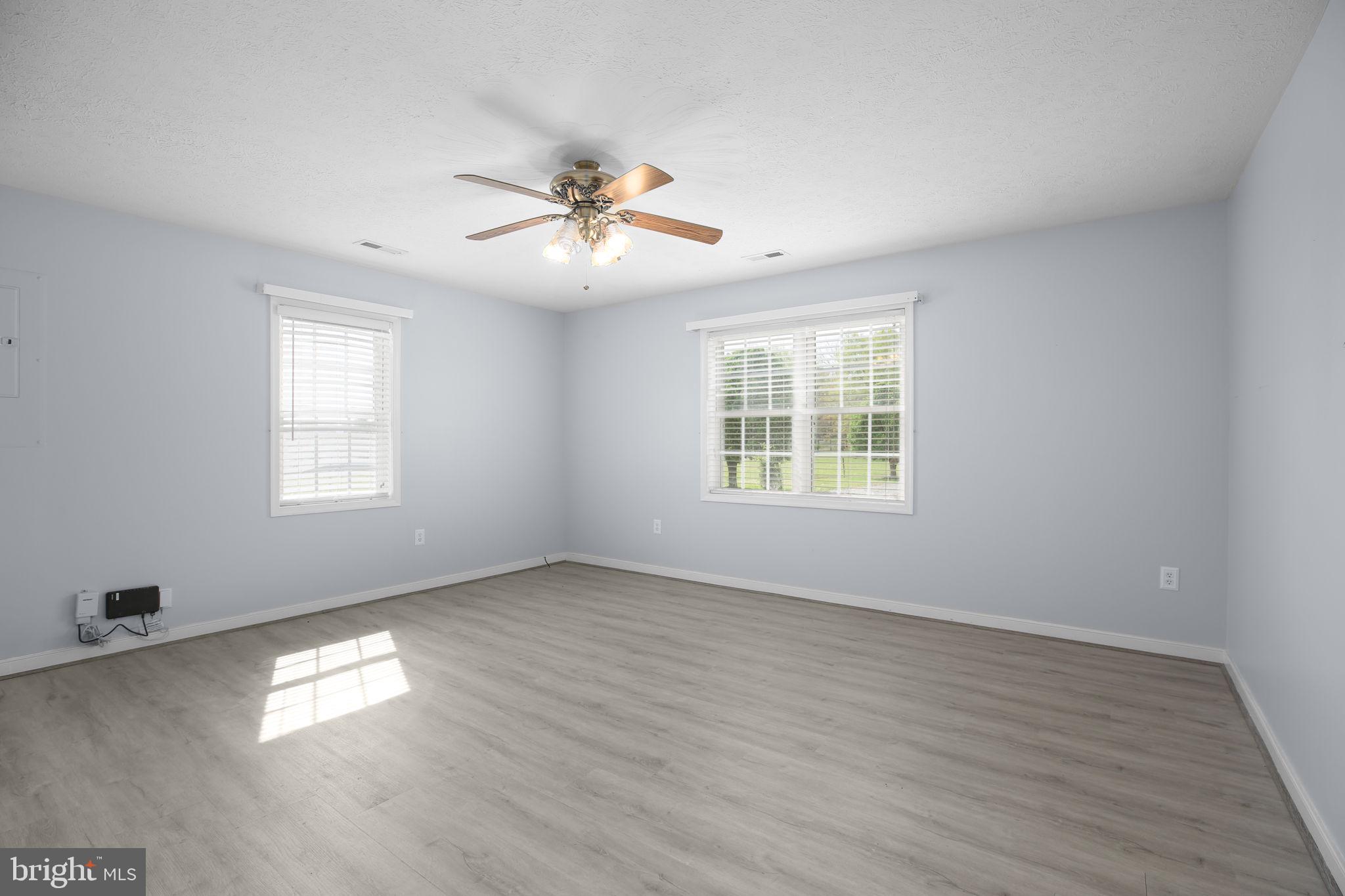 DEEPWOOD ESTATES - Residential