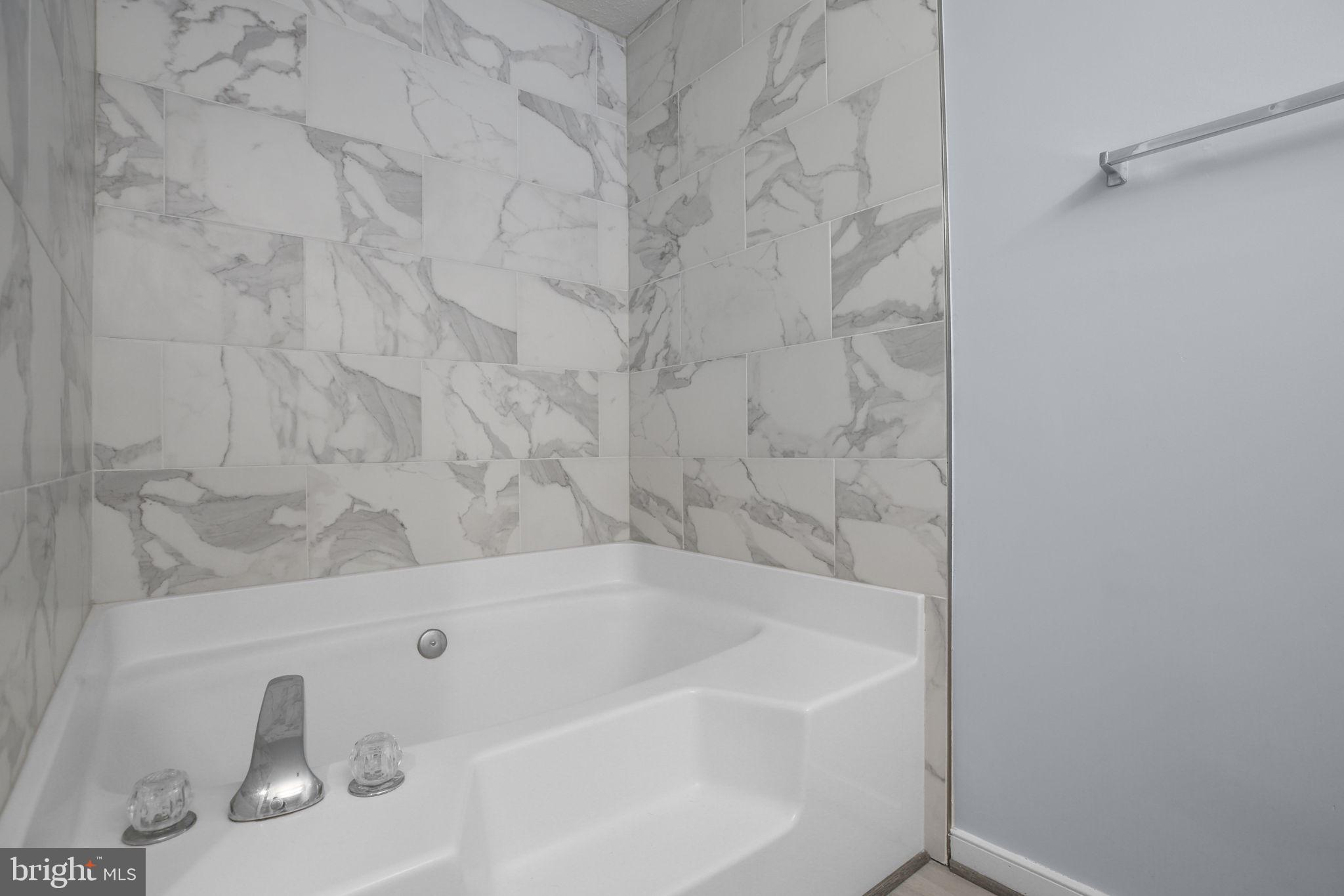 DEEPWOOD ESTATES - Residential