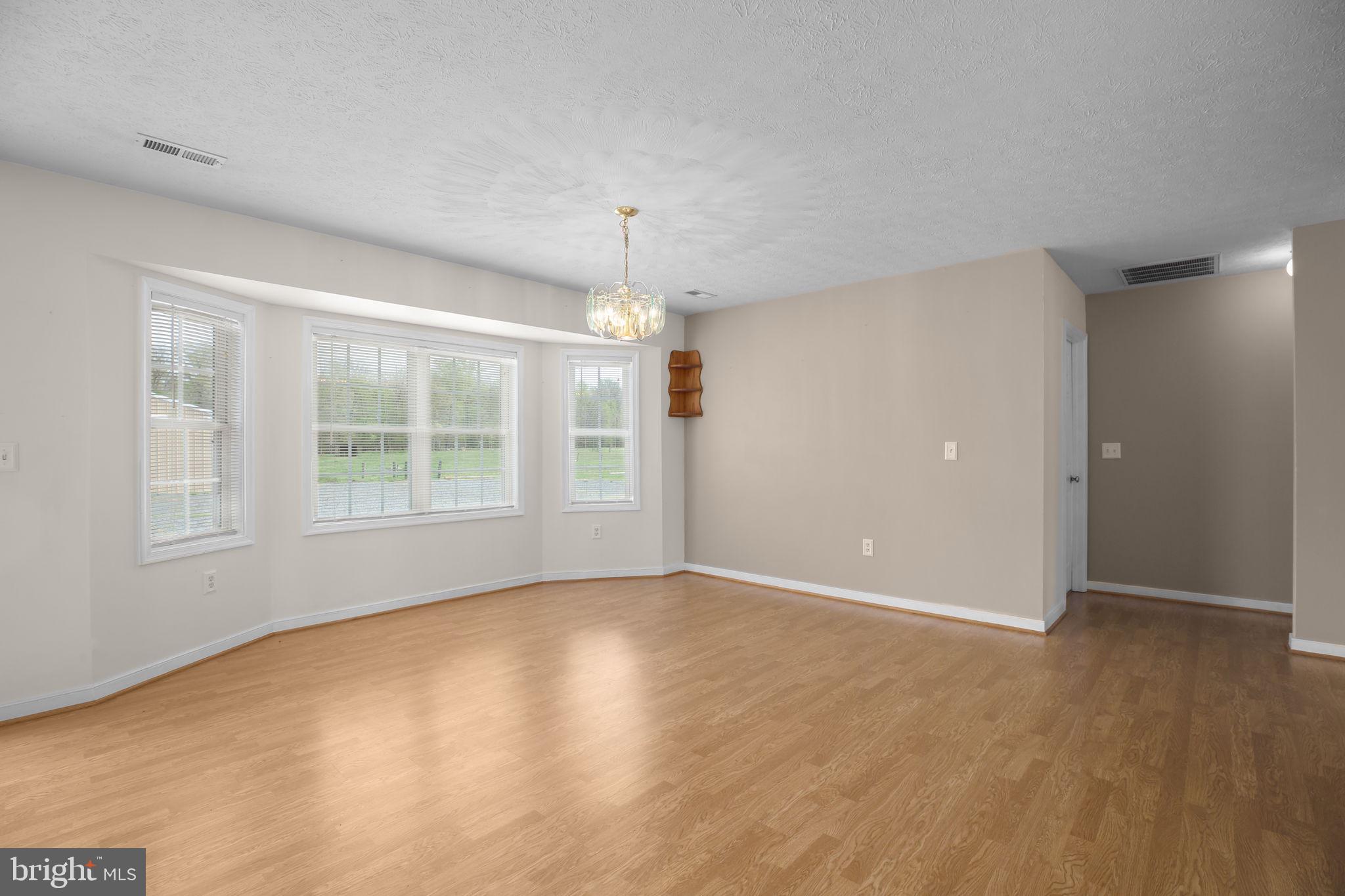 DEEPWOOD ESTATES - Residential