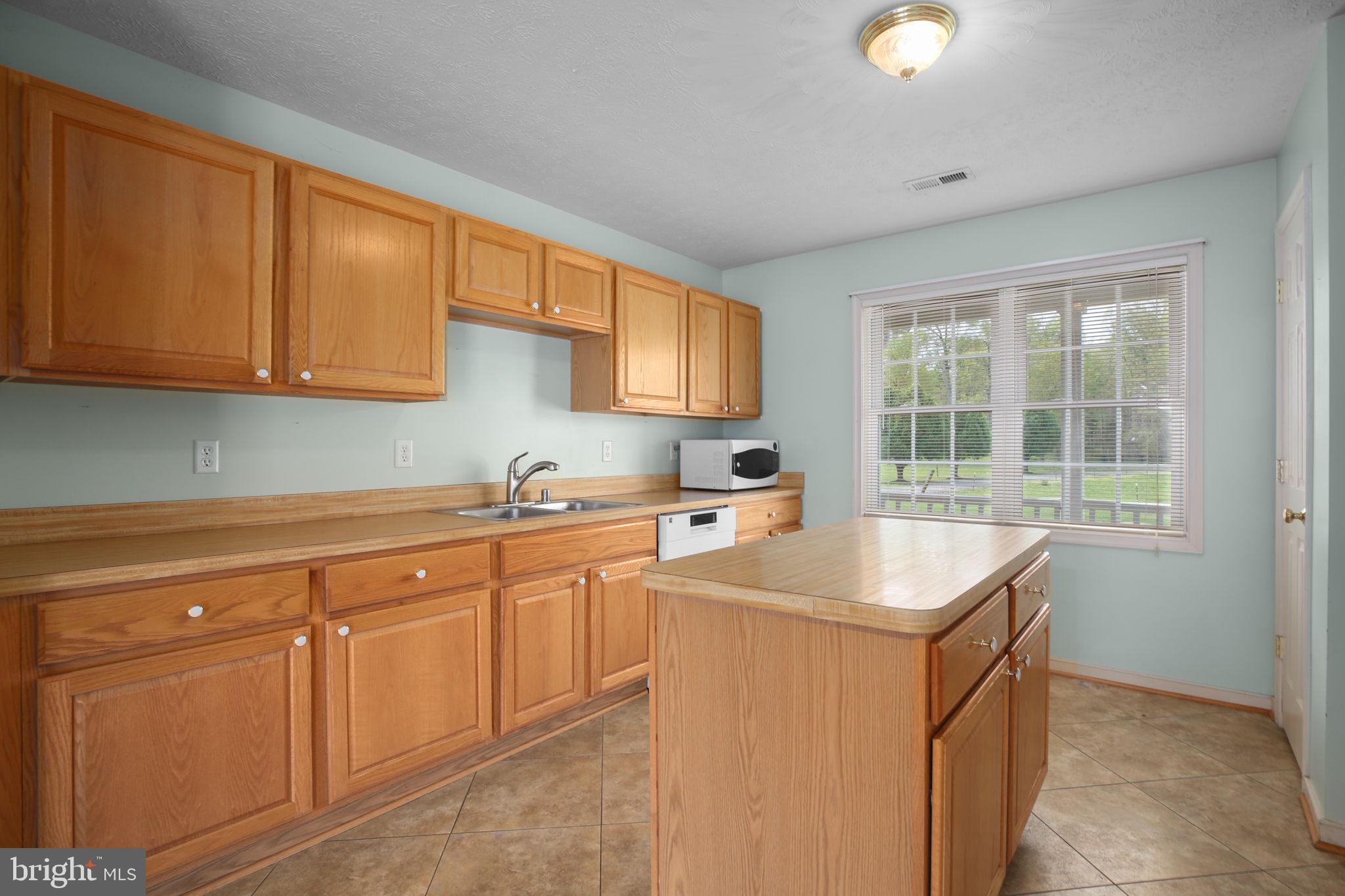 DEEPWOOD ESTATES - Residential