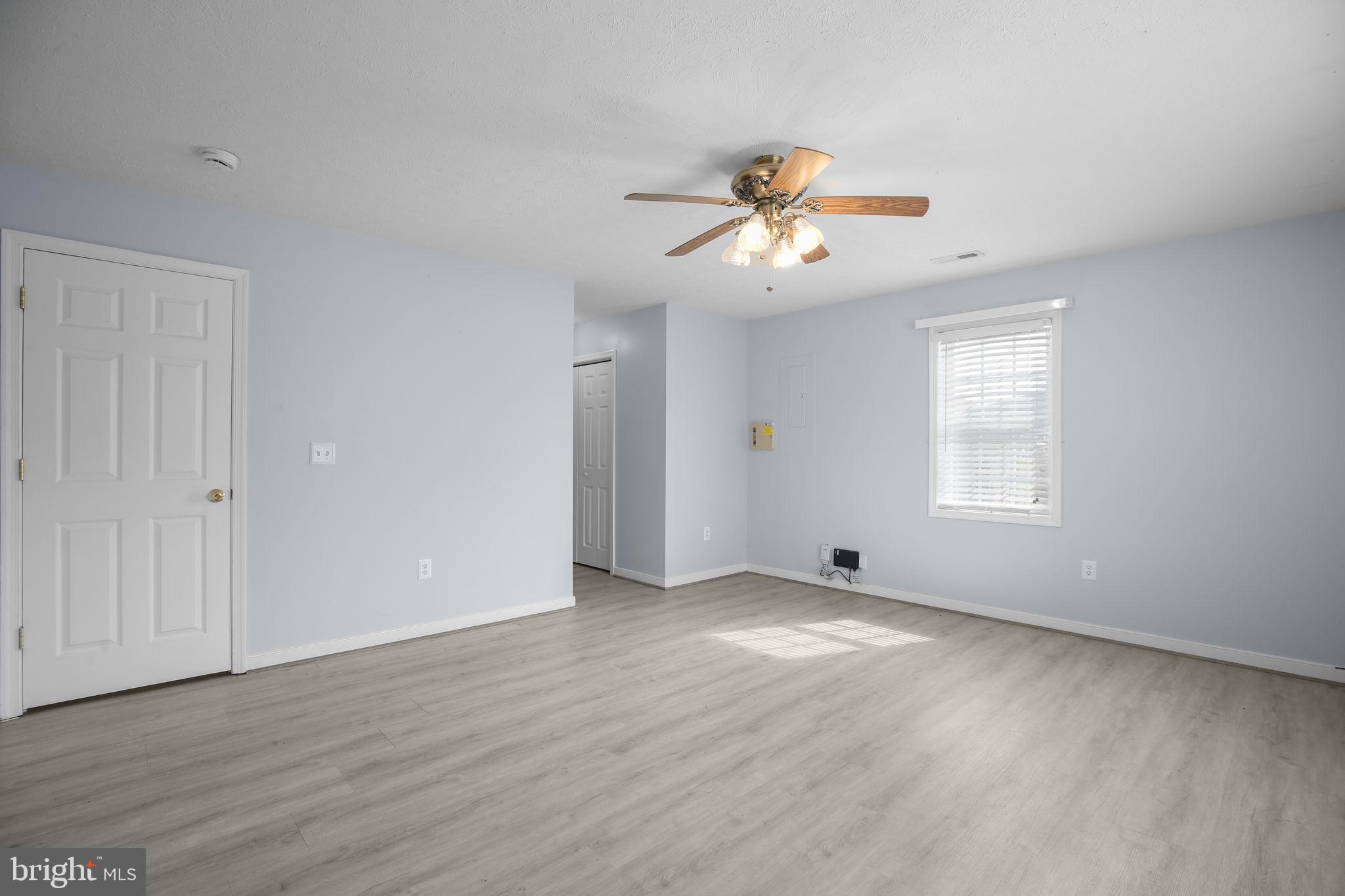 DEEPWOOD ESTATES - Residential