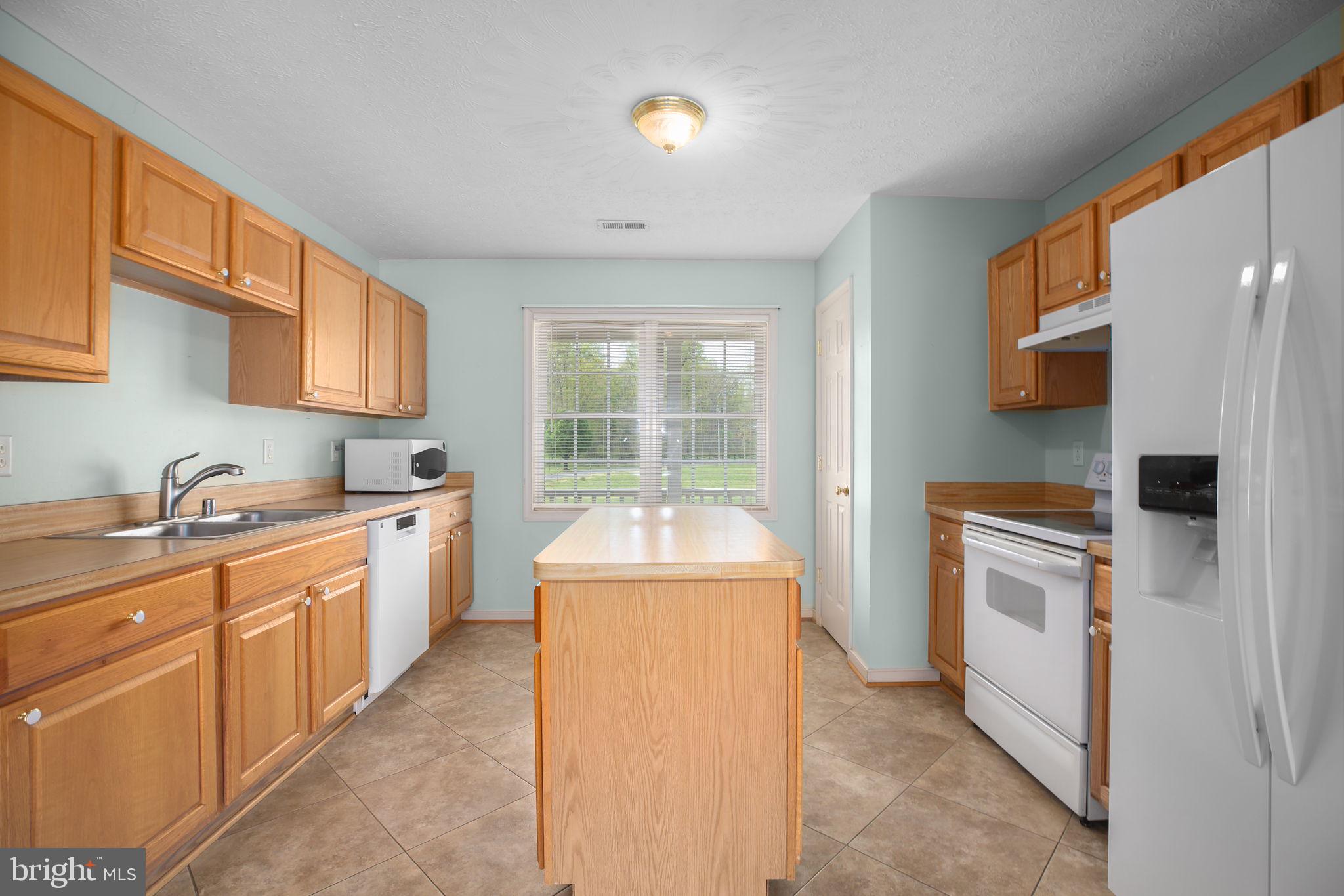 DEEPWOOD ESTATES - Residential