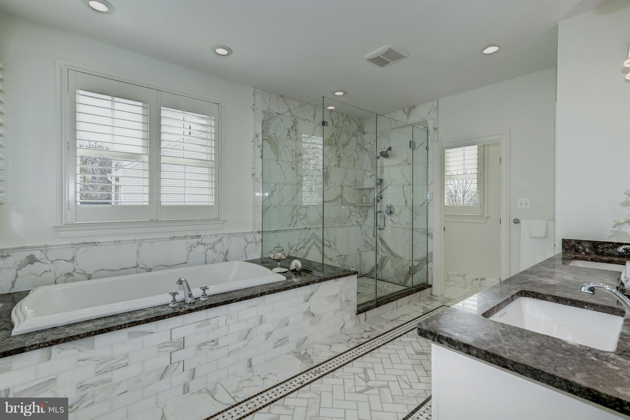 BERKSHIRE OAKWOOD - Residential