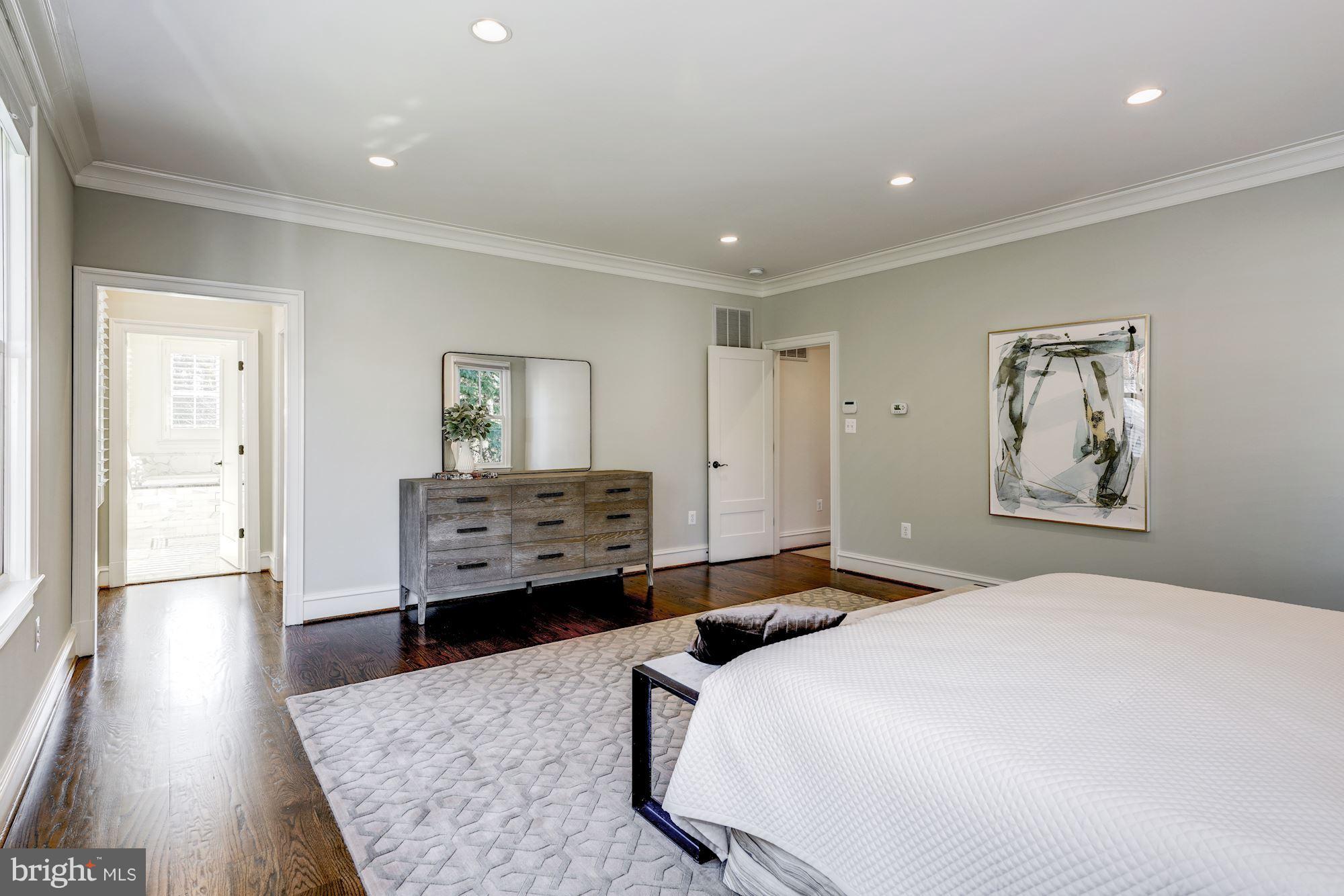 BERKSHIRE OAKWOOD - Residential