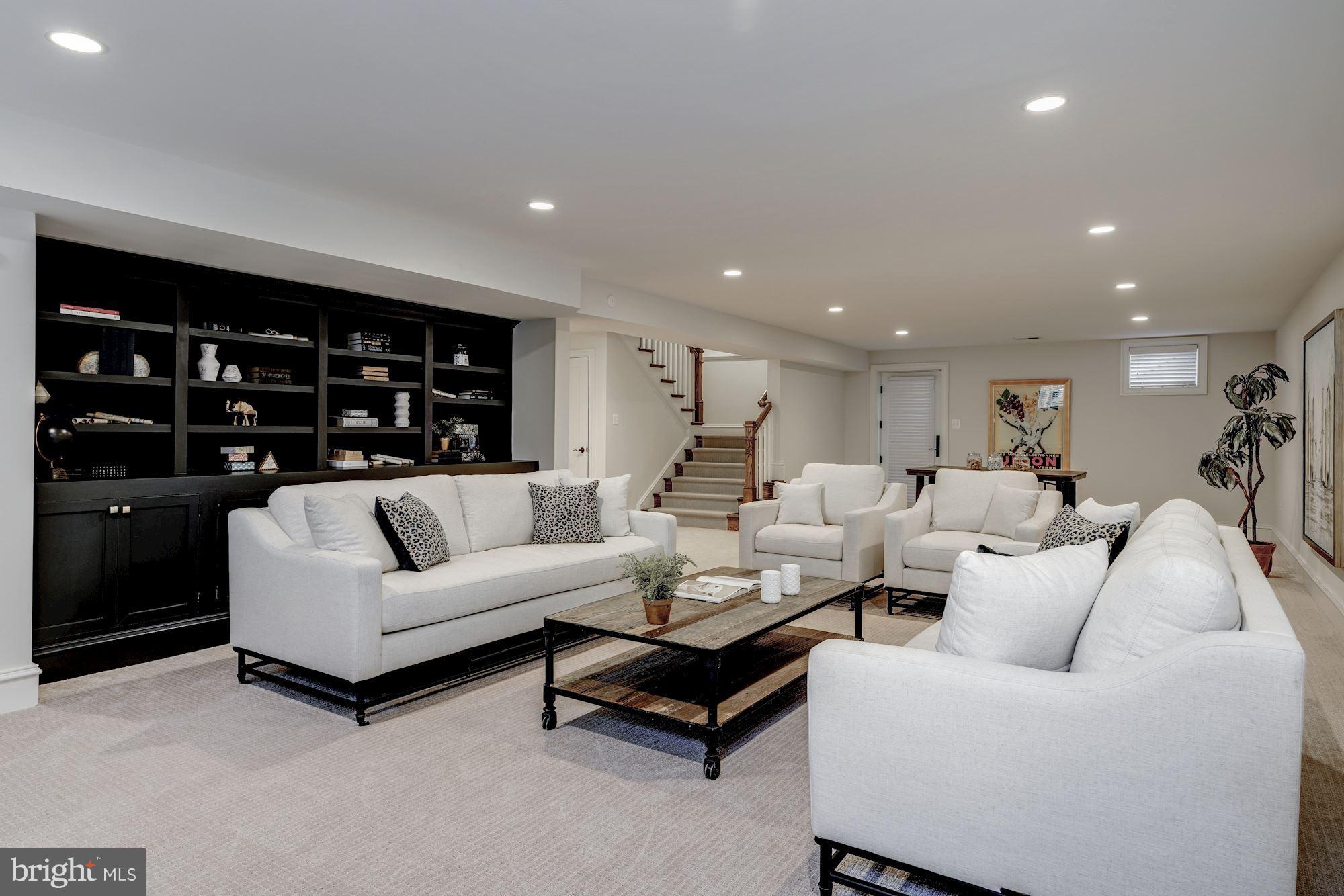 BERKSHIRE OAKWOOD - Residential