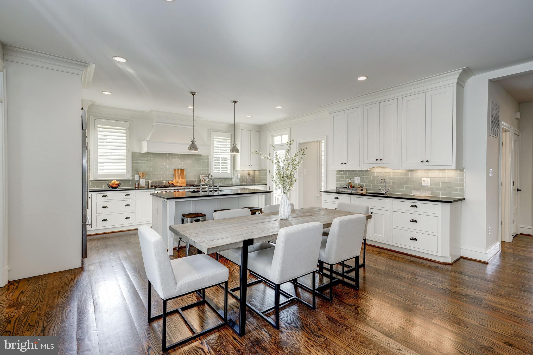 BERKSHIRE OAKWOOD - Residential