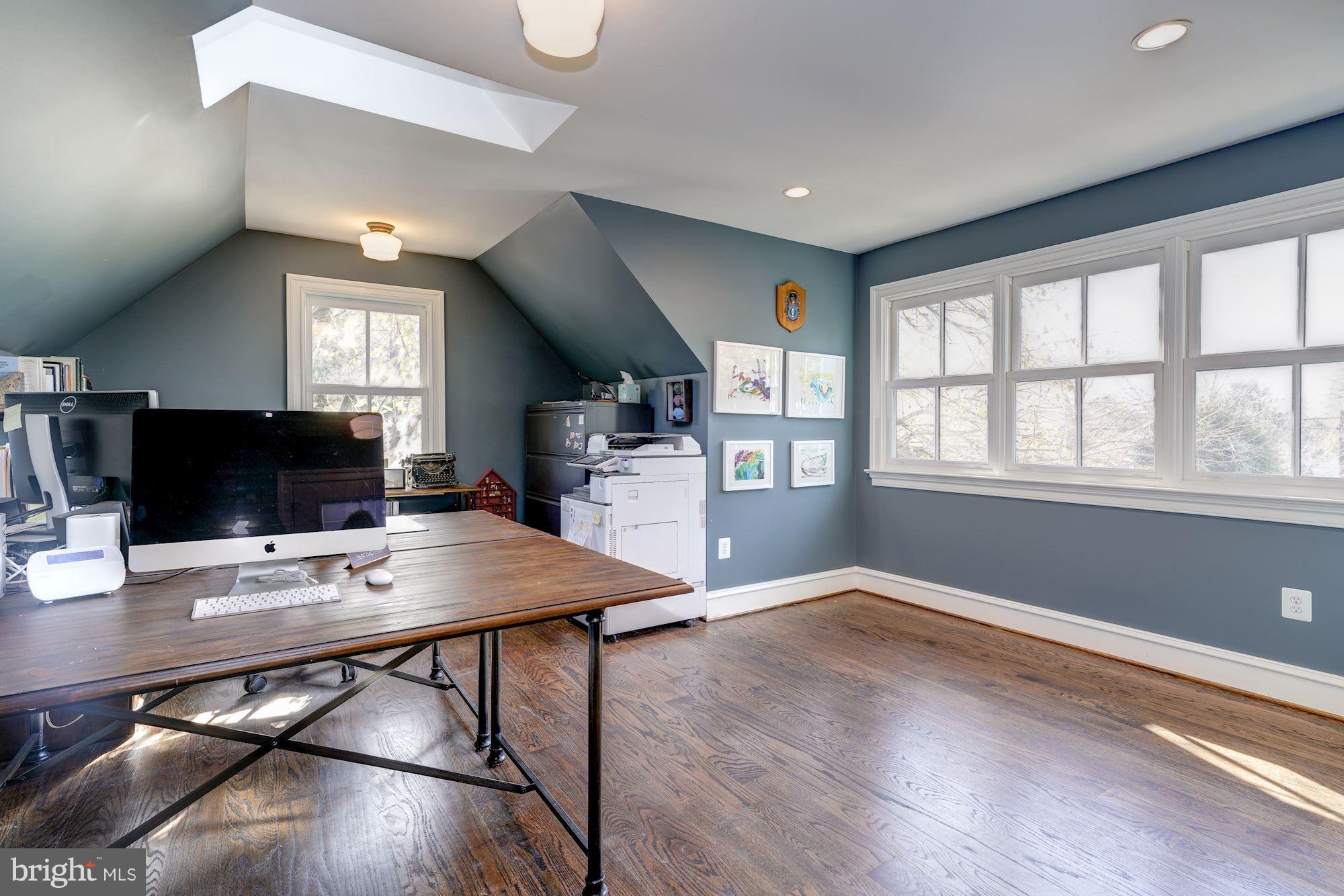 BERKSHIRE OAKWOOD - Residential