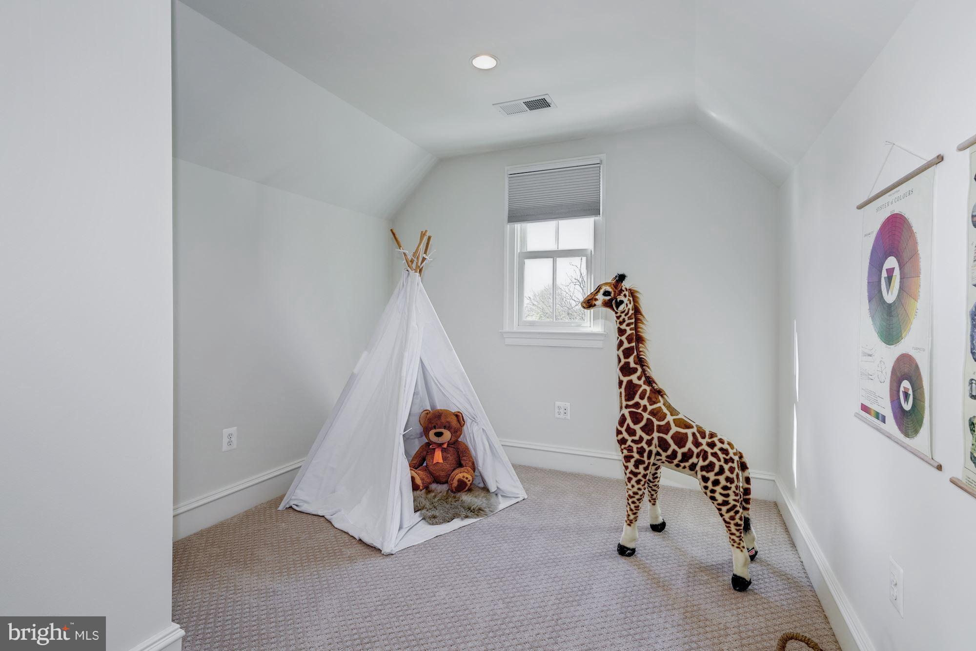 BERKSHIRE OAKWOOD - Residential