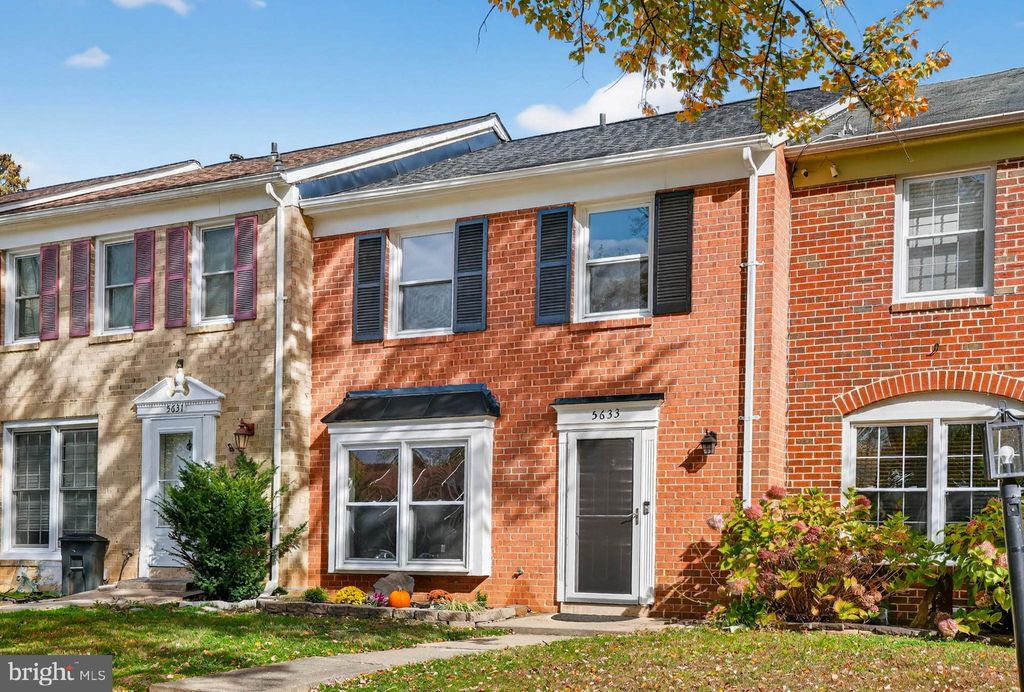 Photo of 5633 Gulfstream Row, COLUMBIA, MD 21044 (MLS # MDHW2061060)