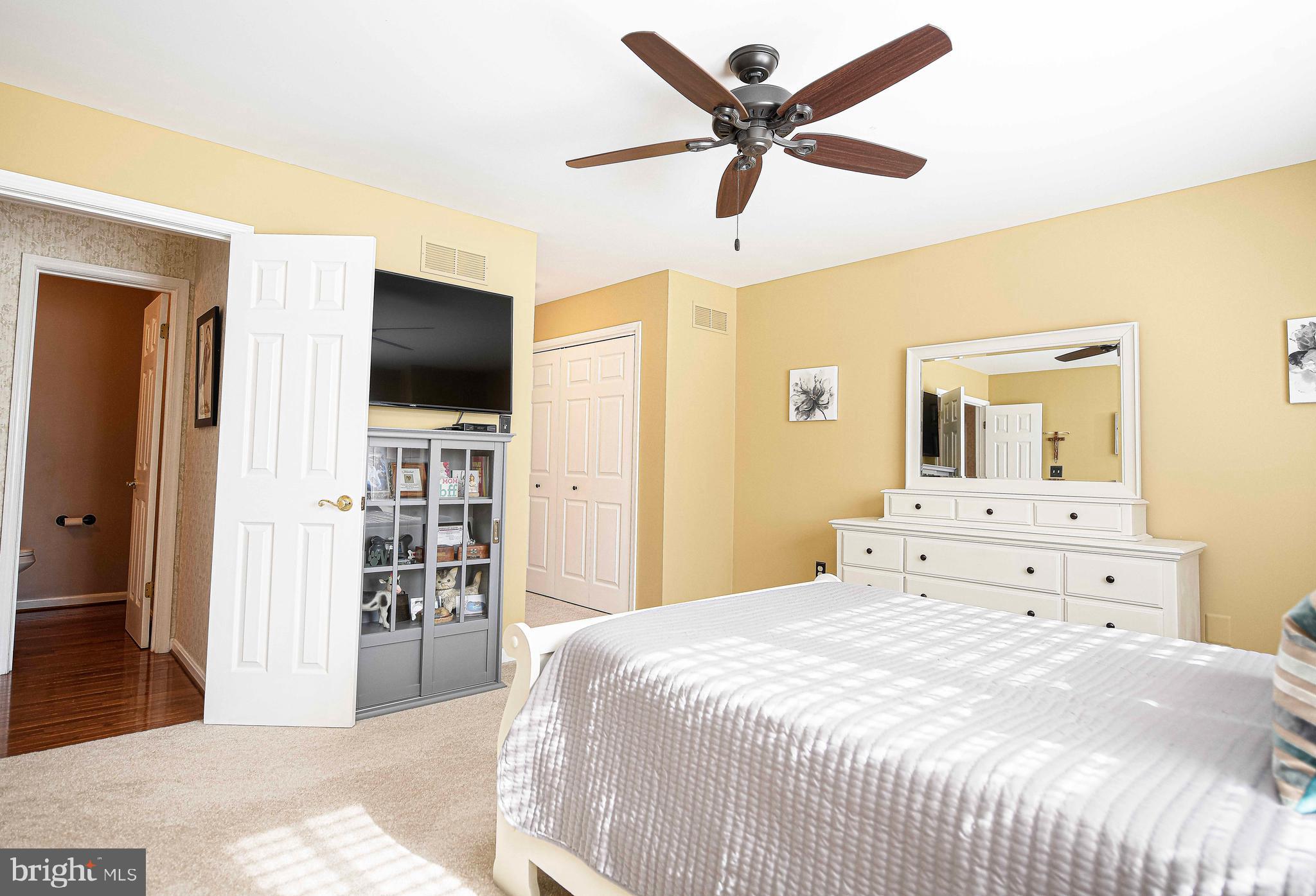 FOREST LAKES - Residential