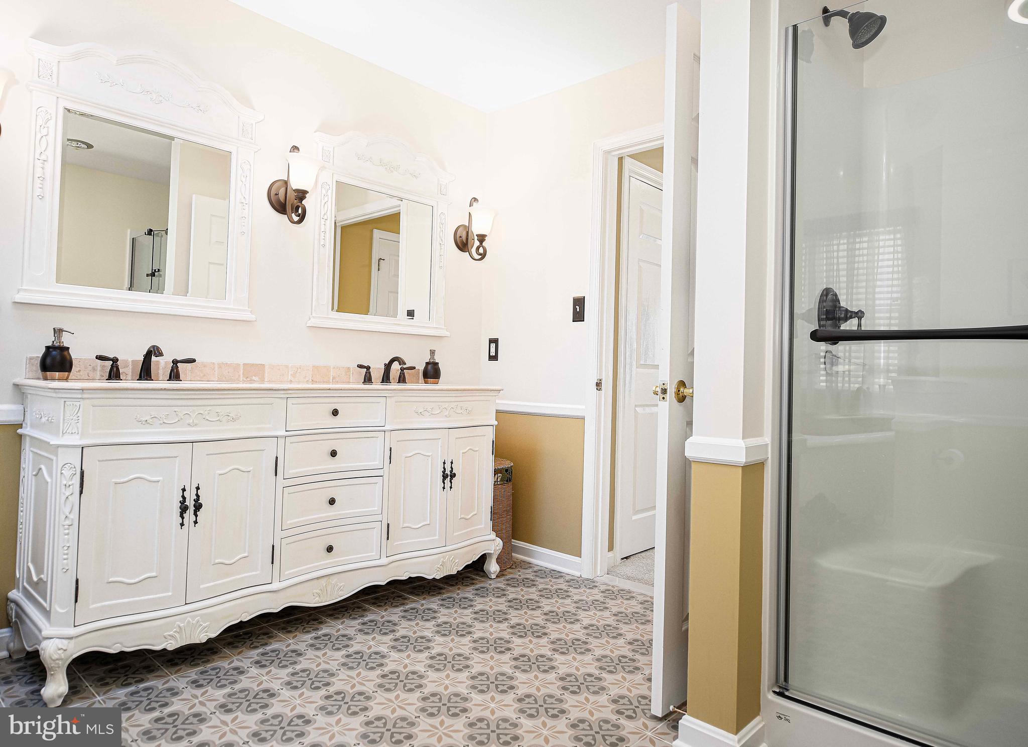 FOREST LAKES - Residential