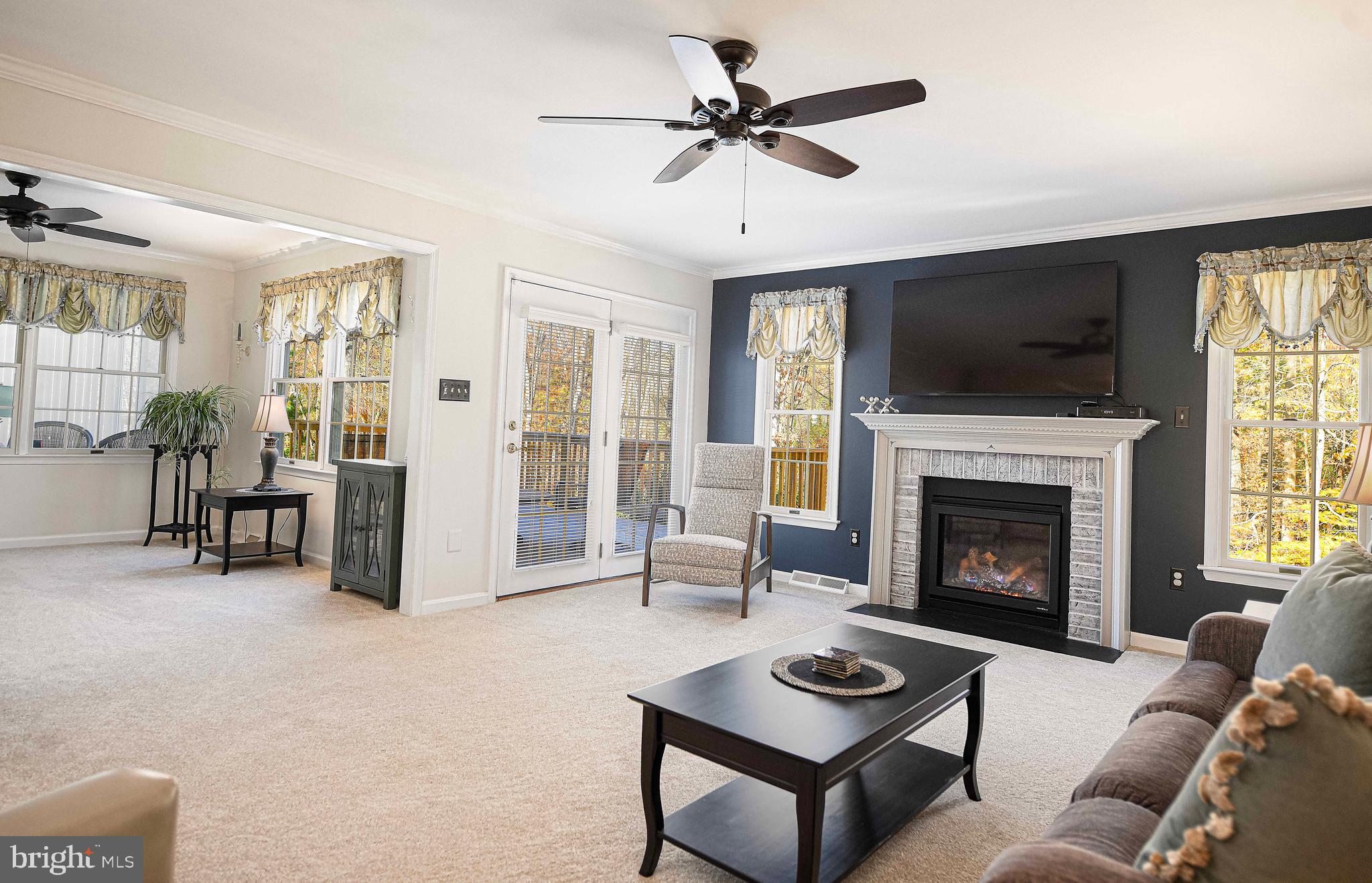 FOREST LAKES - Residential