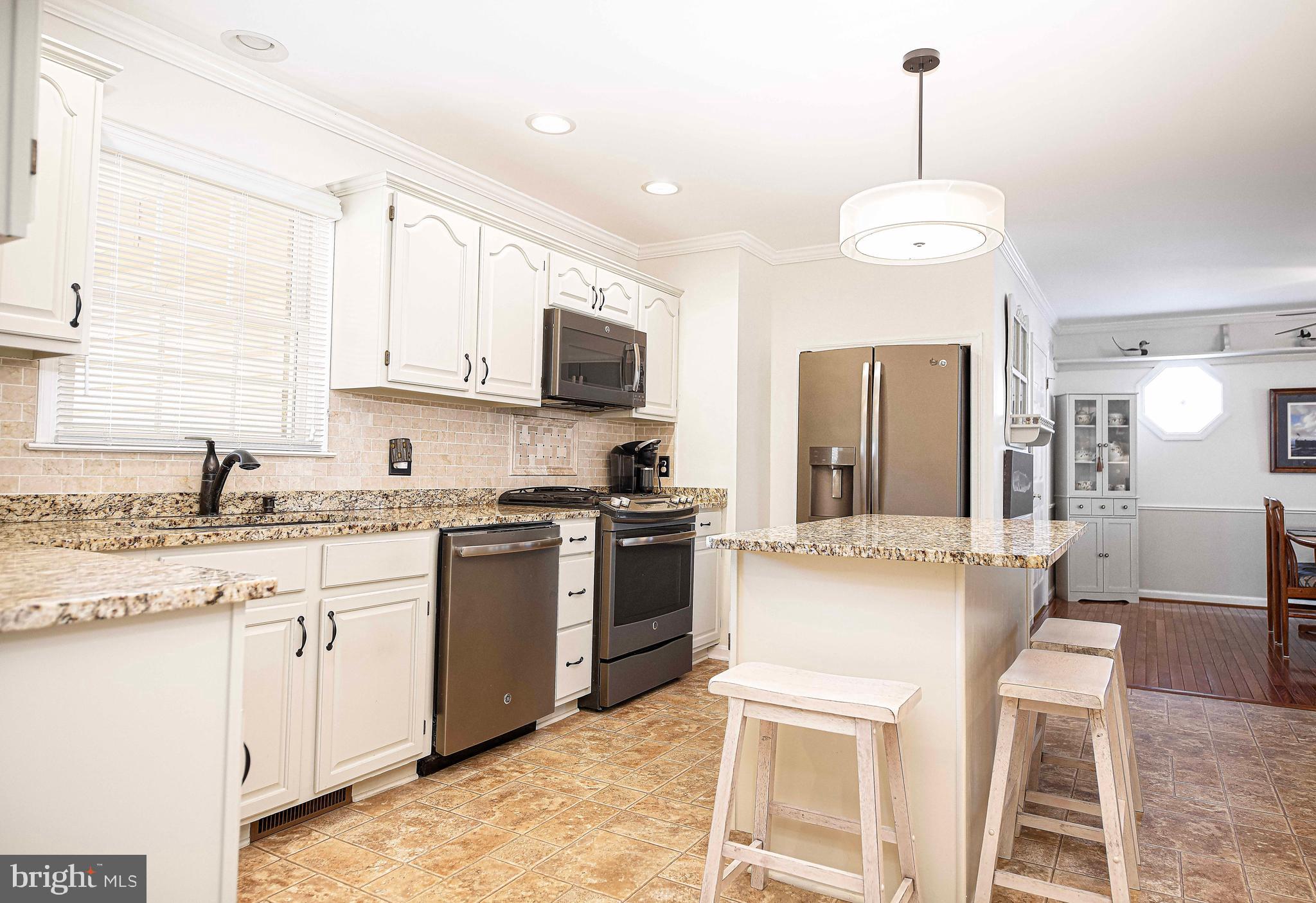 FOREST LAKES - Residential