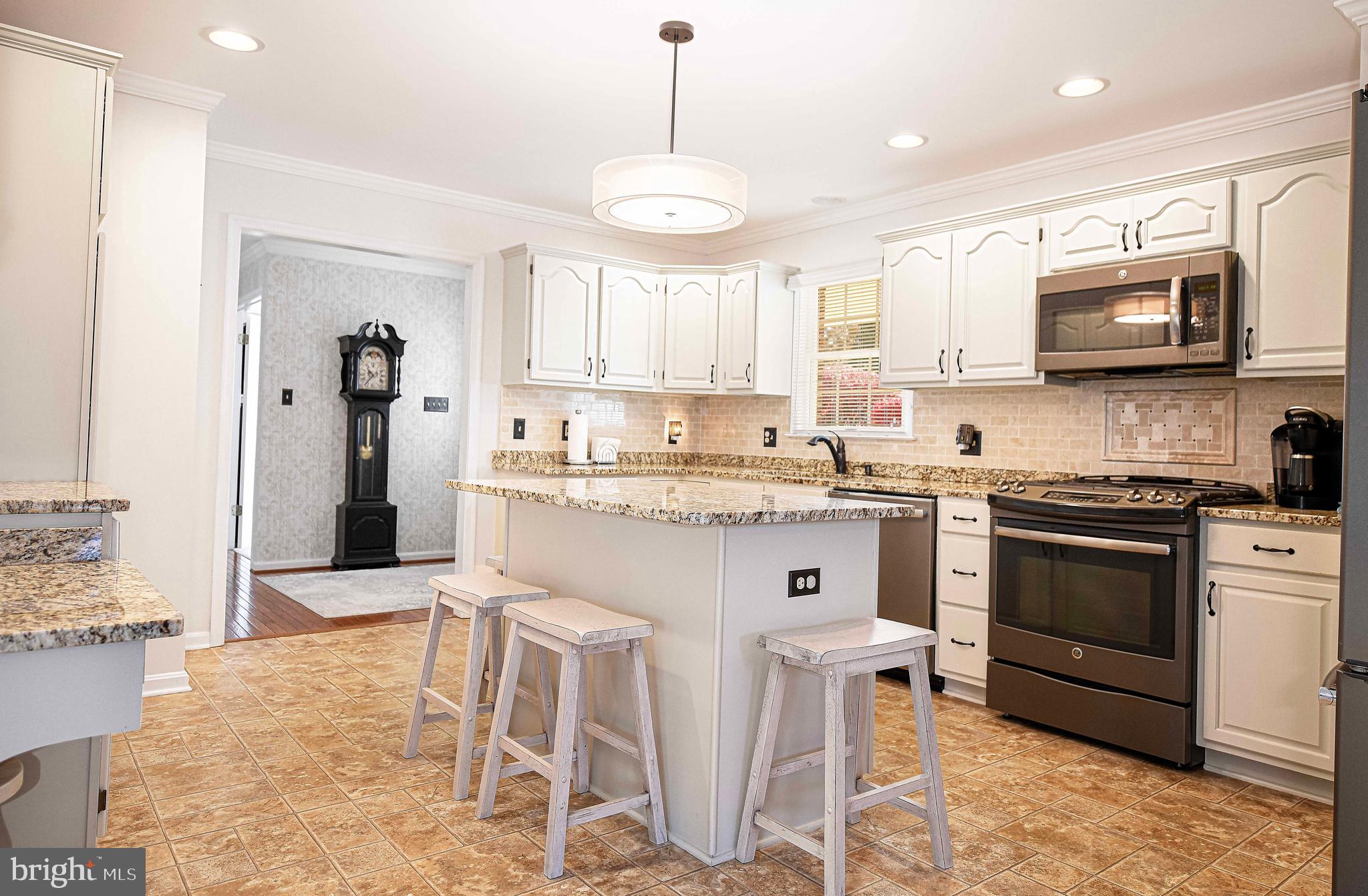 FOREST LAKES - Residential