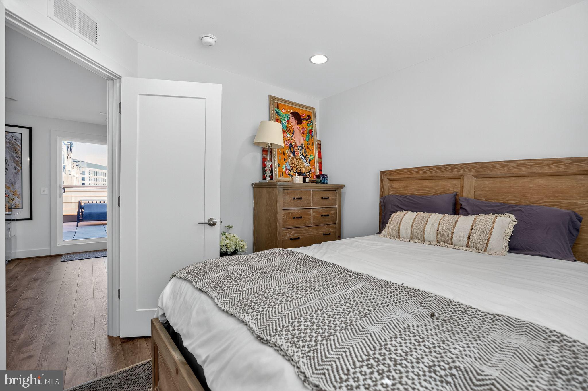 TOWER OAKS - Residential