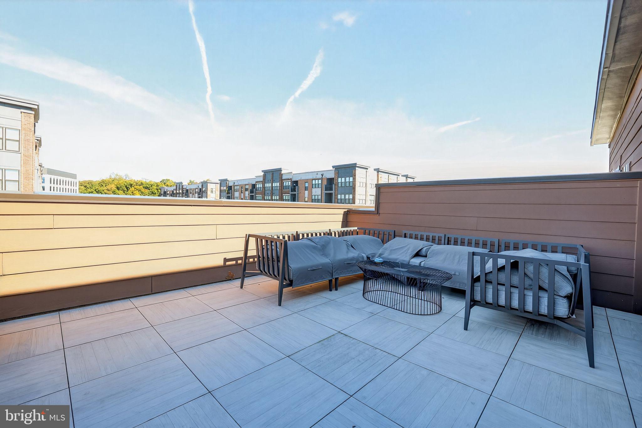 TOWER OAKS - Residential