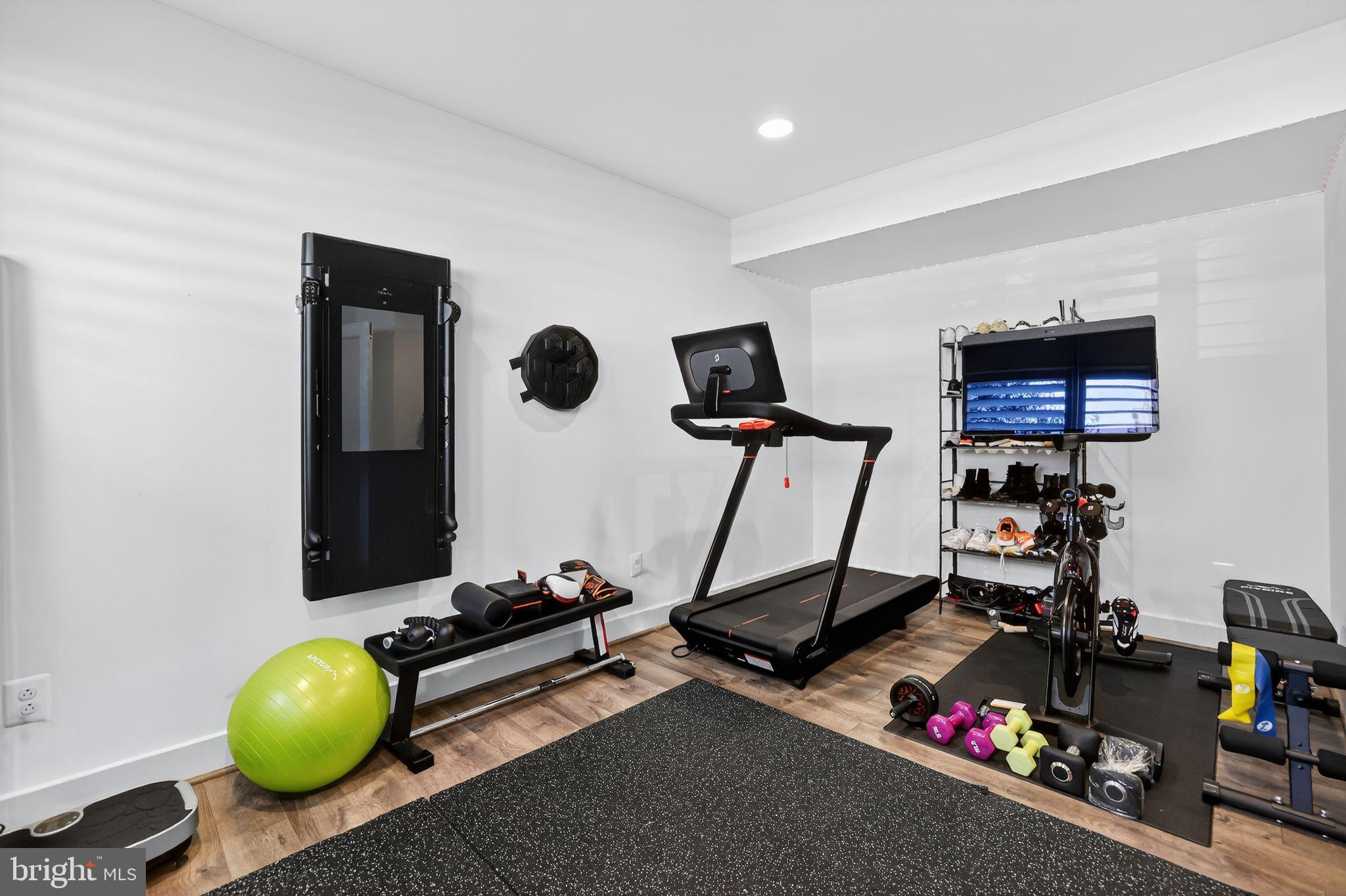 TOWER OAKS - Residential