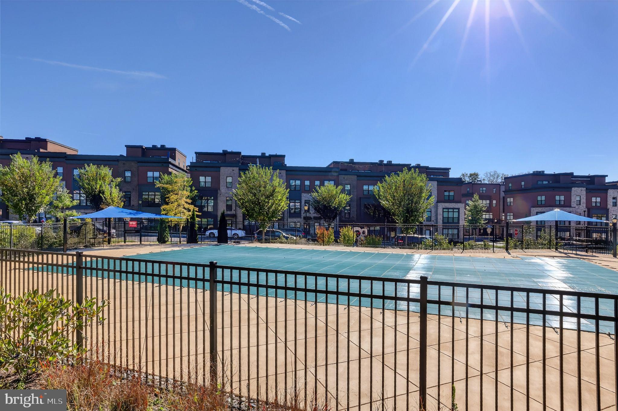 TOWER OAKS - Residential