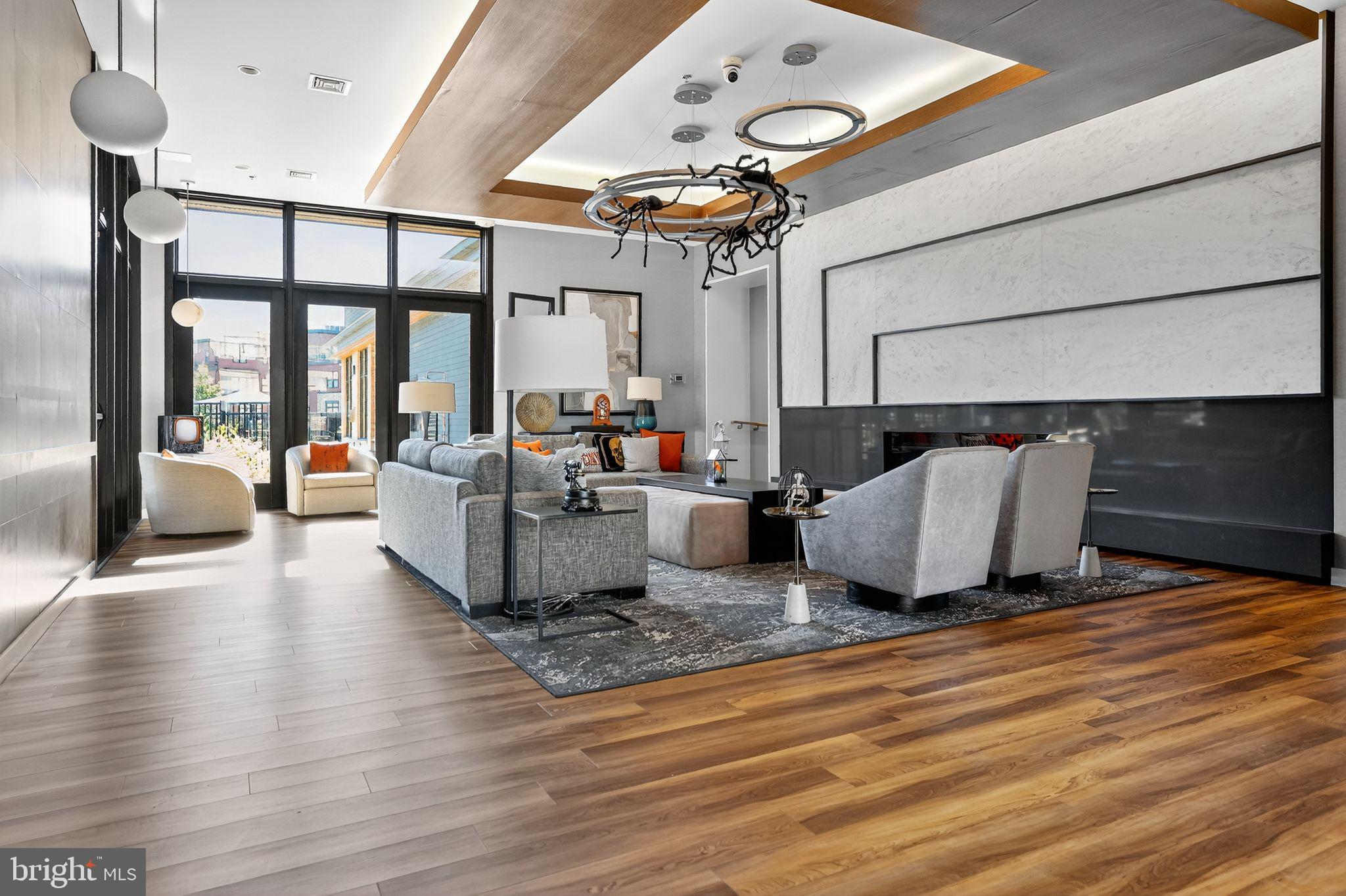 TOWER OAKS - Residential