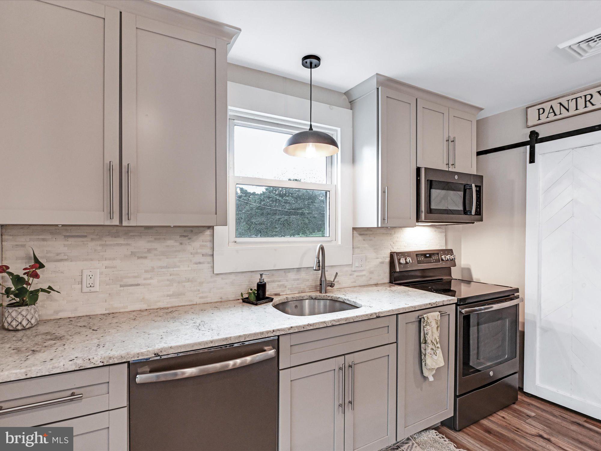 HIMES HILL - Residential