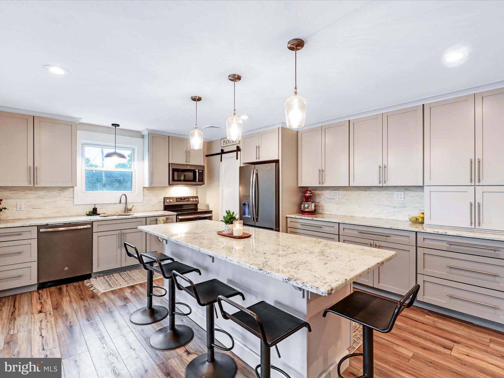 HIMES HILL - Residential