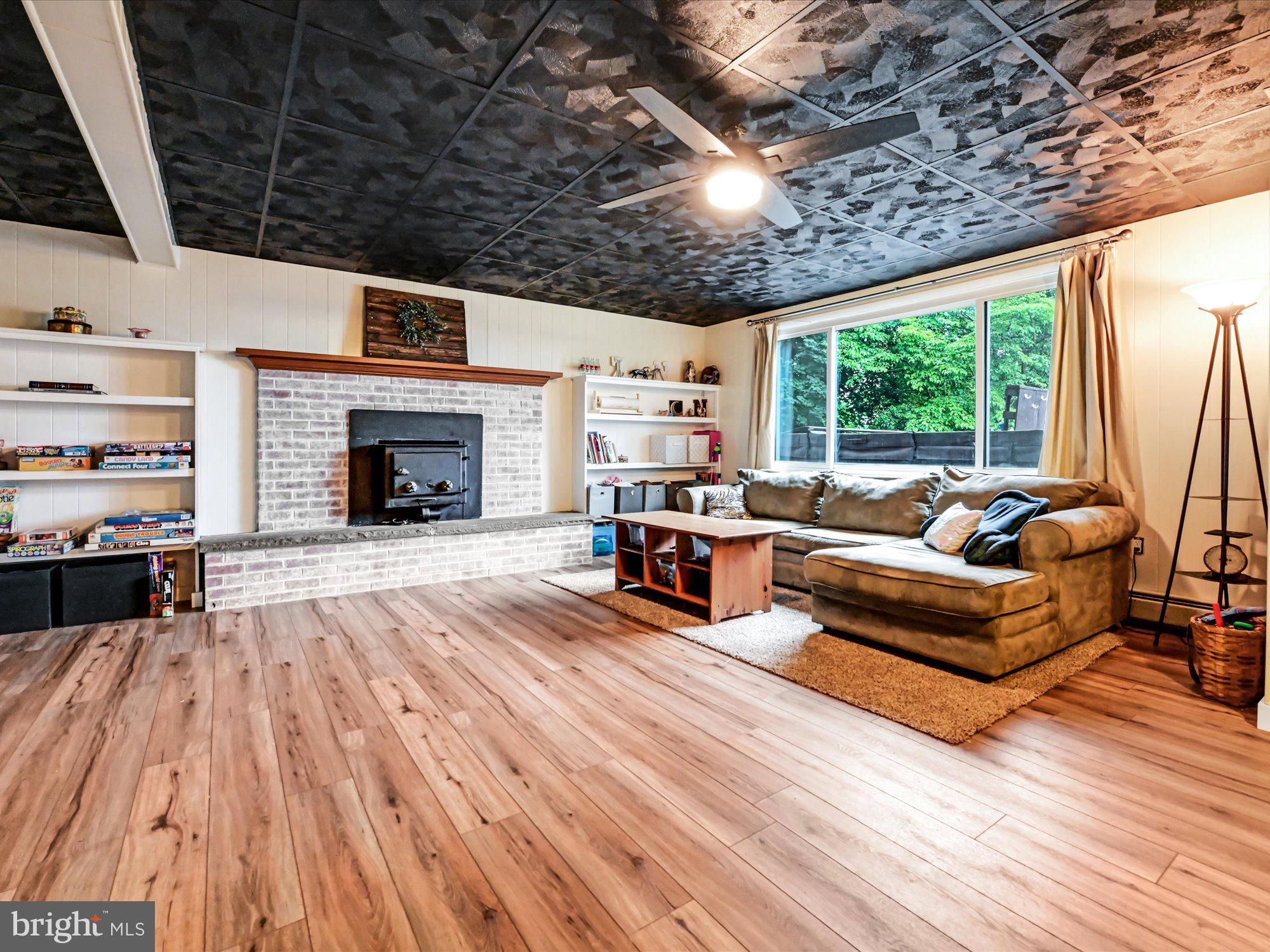 HIMES HILL - Residential