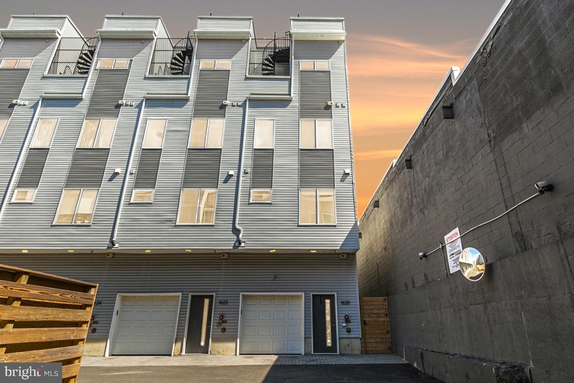 OLDE KENSINGTON - Residential