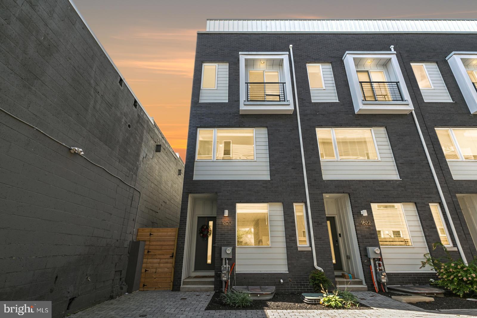 OLDE KENSINGTON - Residential