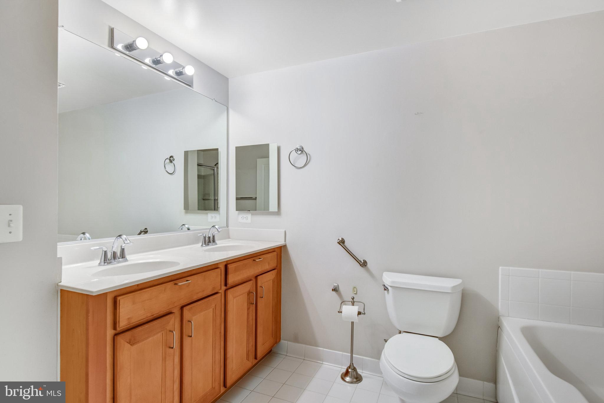 ELAN AT EAST MARKET - Residential