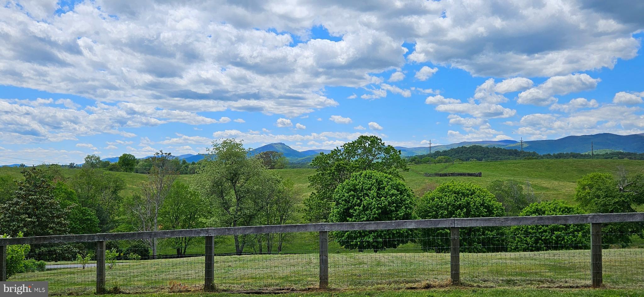 WOODVILLE - Residential