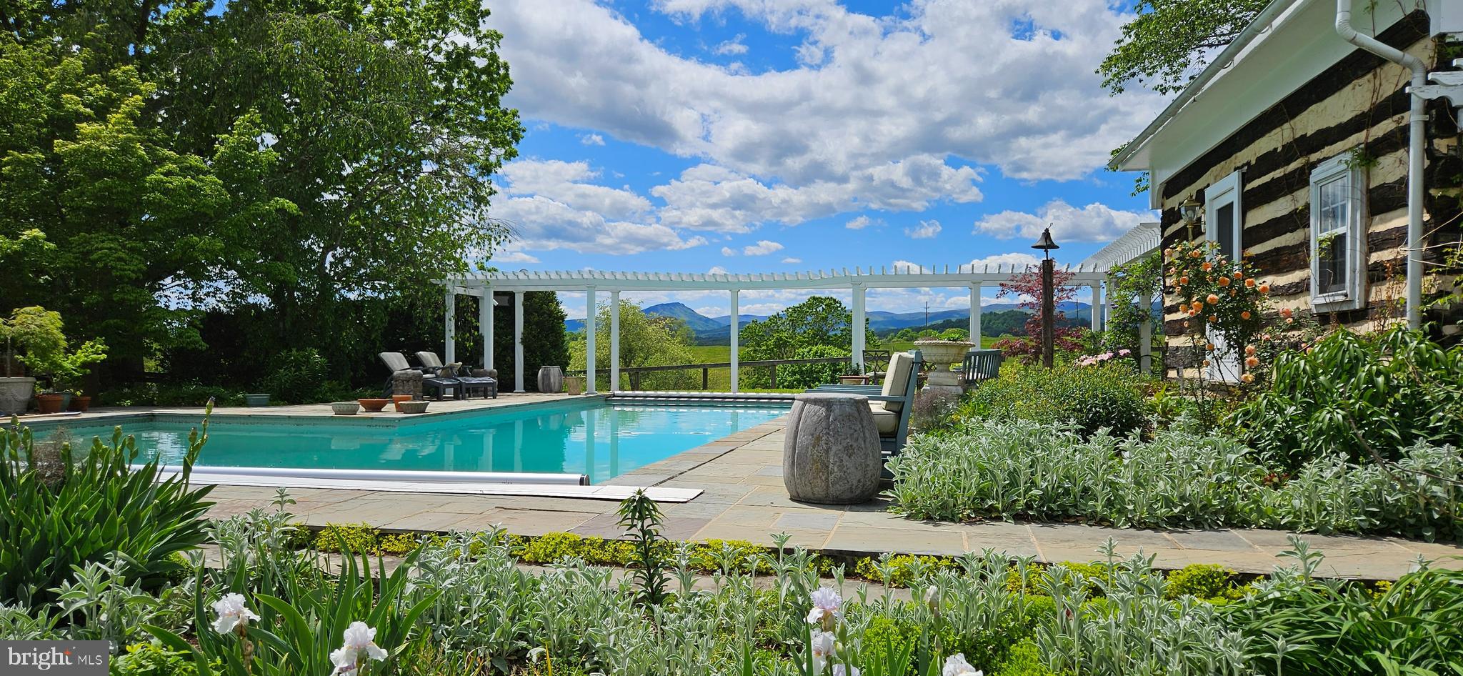 WOODVILLE - Residential