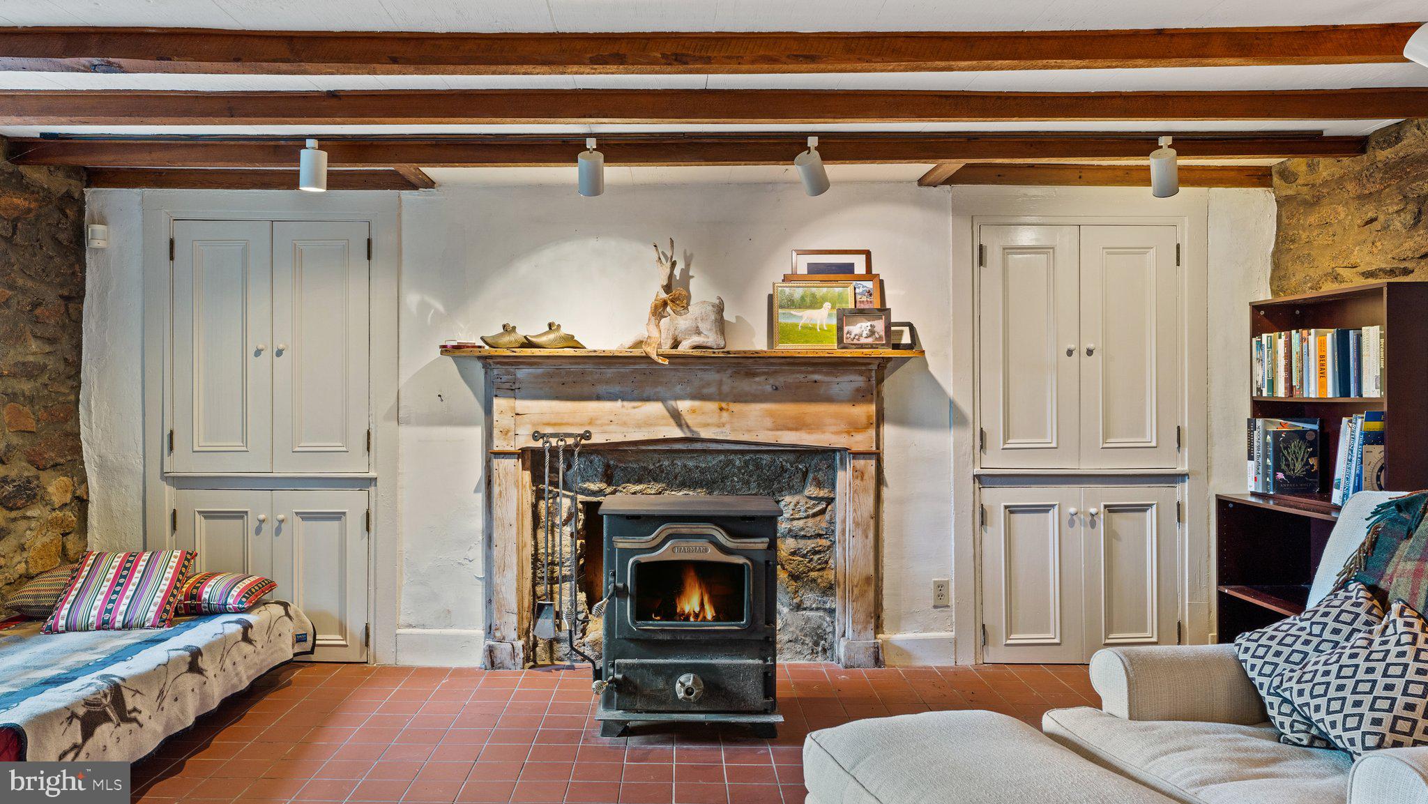 WOODVILLE - Residential