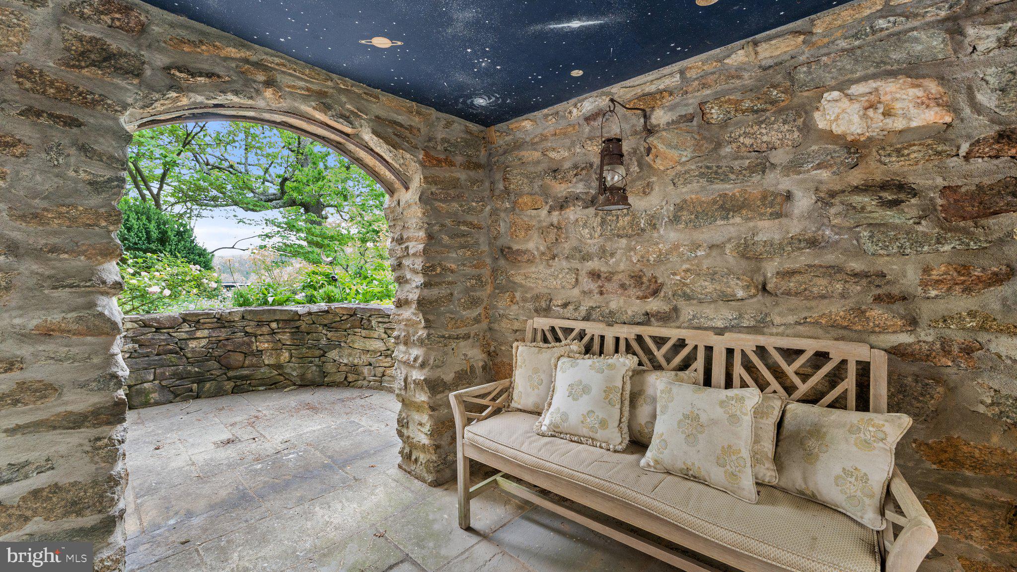 WOODVILLE - Residential