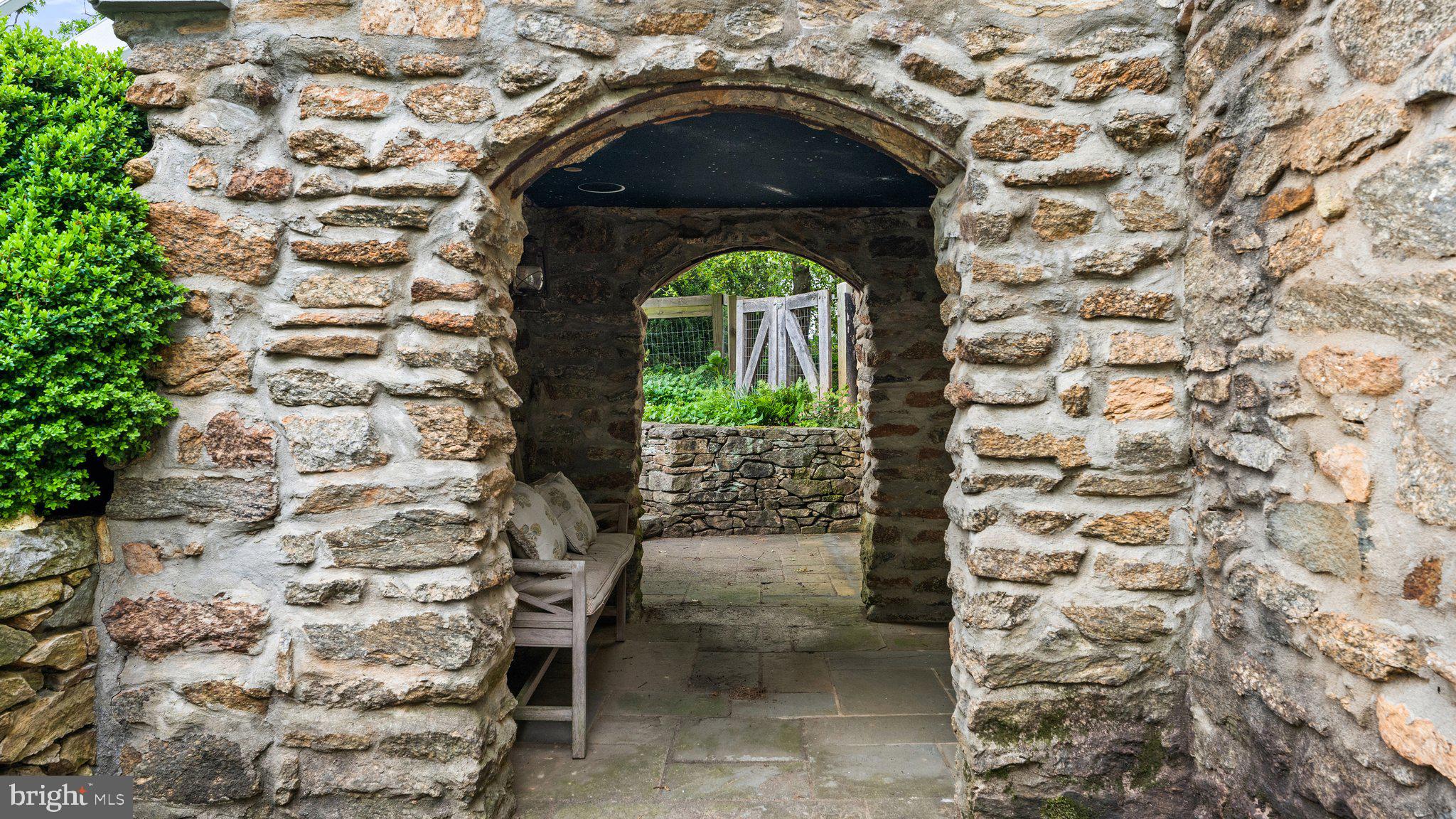 WOODVILLE - Residential