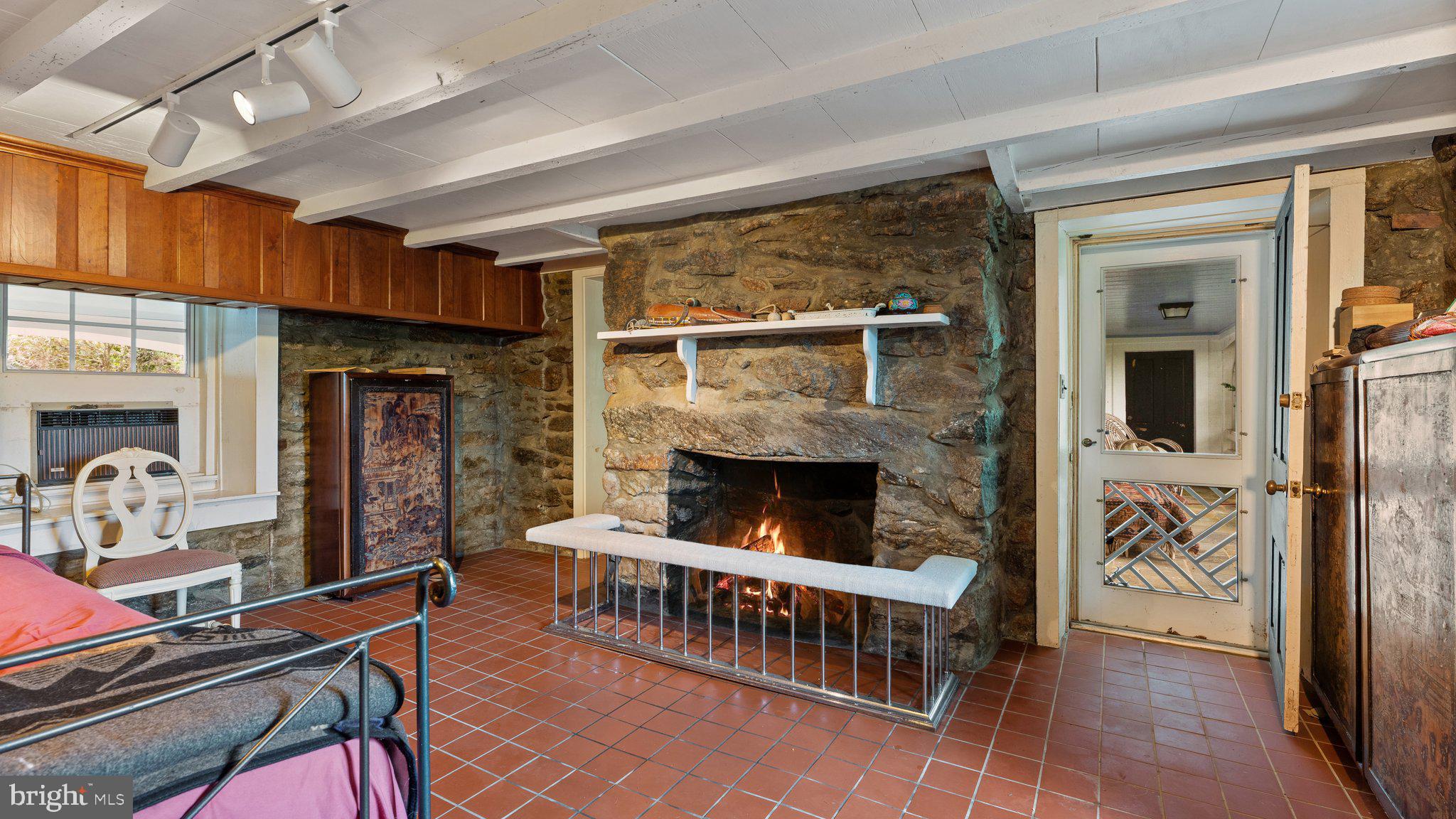 WOODVILLE - Residential