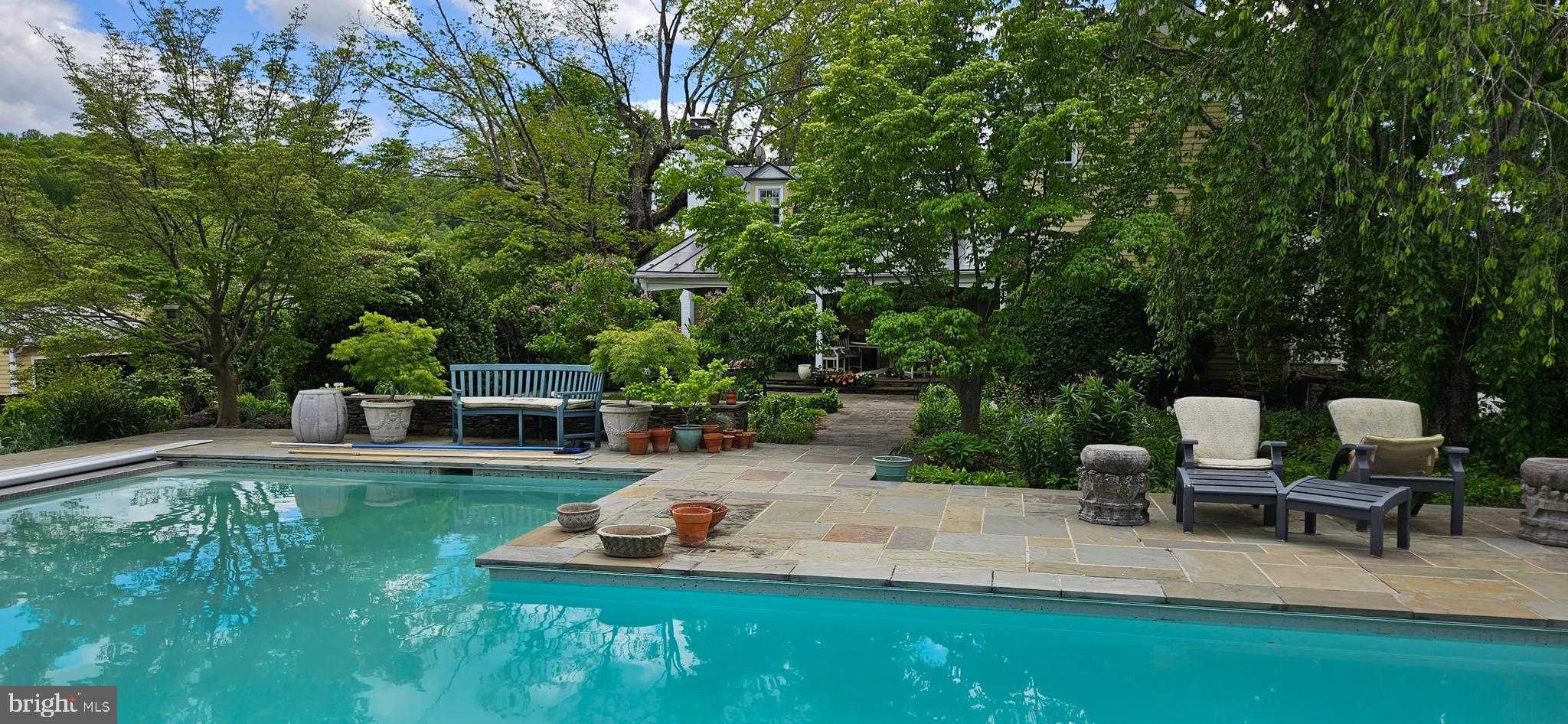 WOODVILLE - Residential