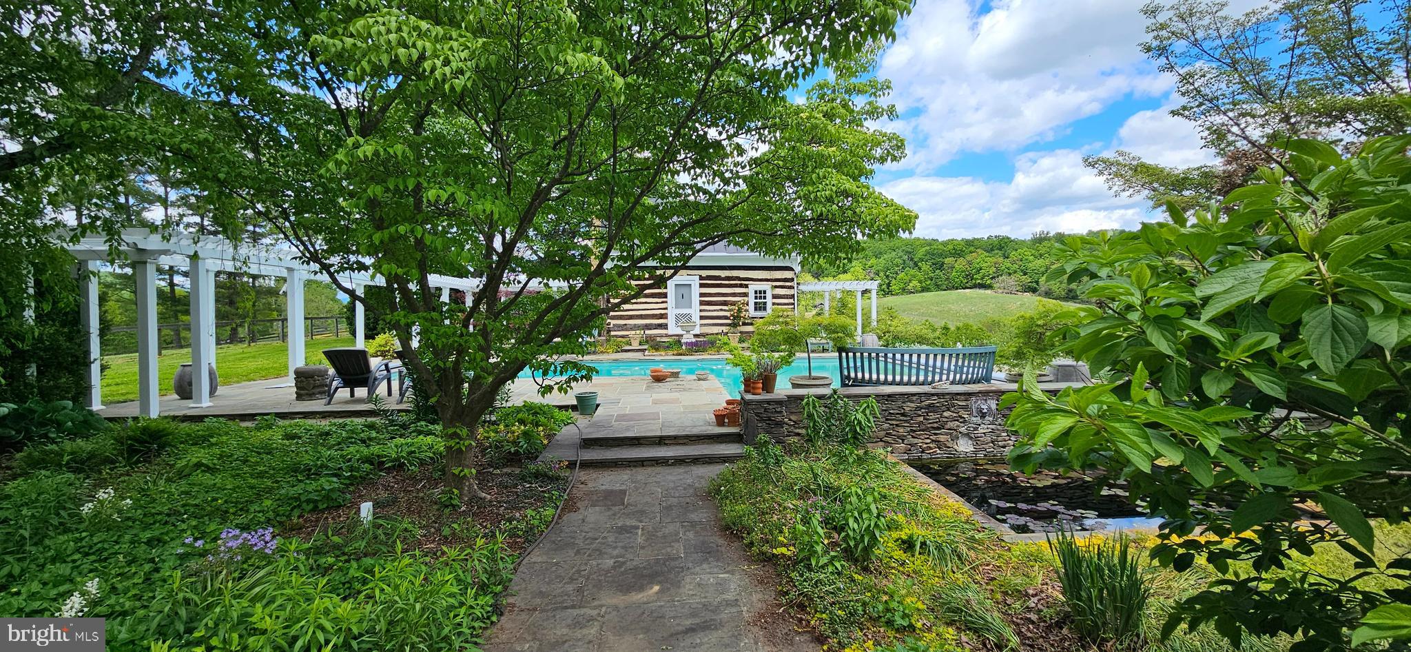 WOODVILLE - Residential