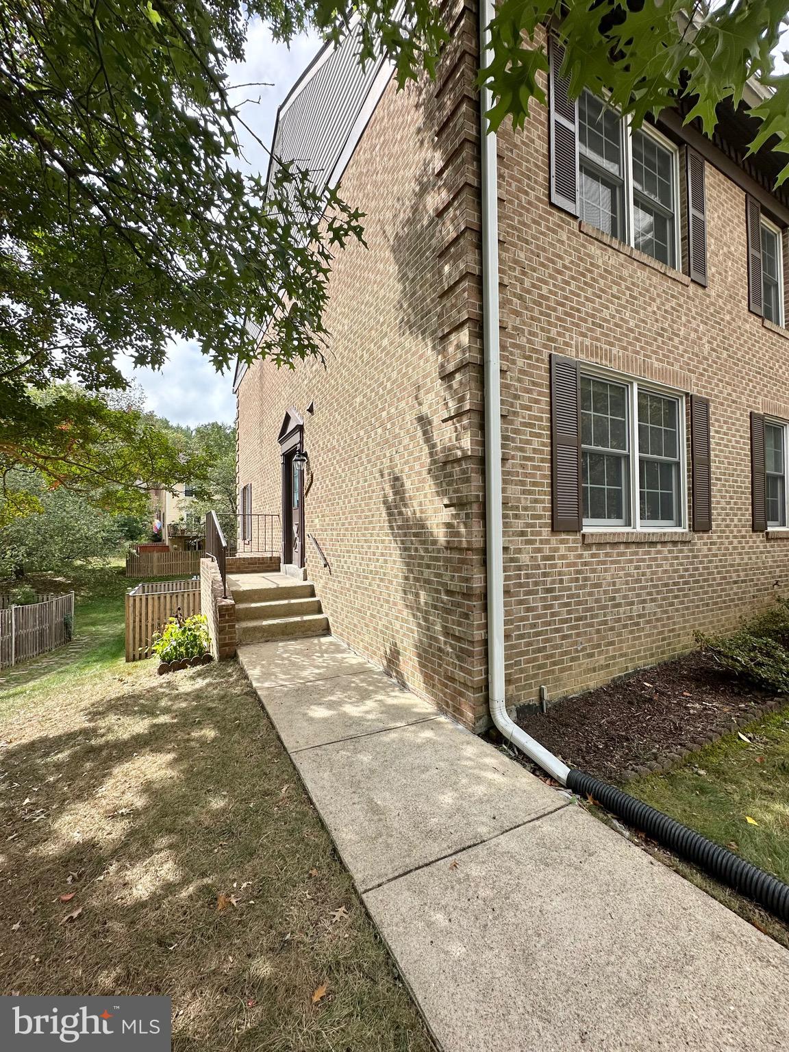 RUNNYMEADE - Residential Lease