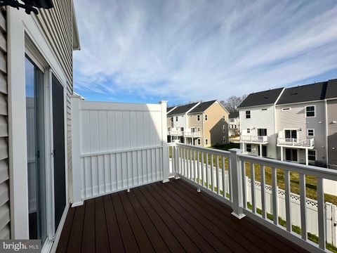 Tiny photo for 10536 Cobbler Place, WHITE PLAINS, MD 20695 (MLS # MDCH2054282)