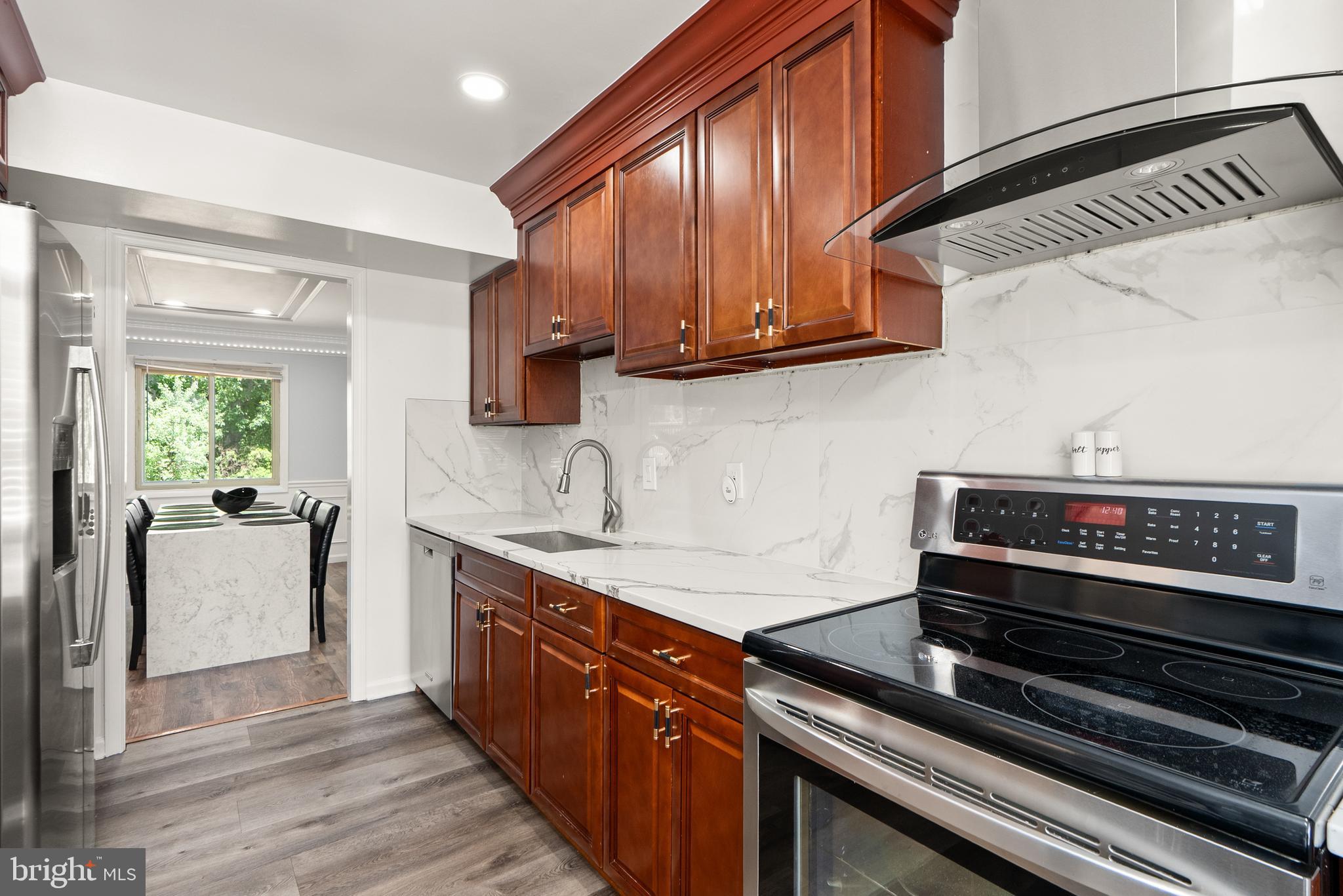 LAKE RIDGE - Residential