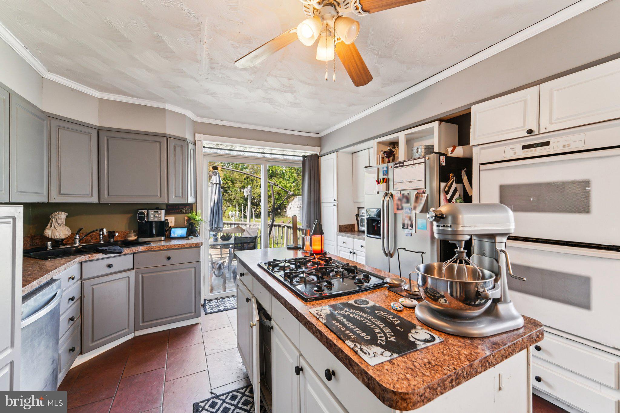 LAURAVILLE HISTORIC DISTRICT - Residential